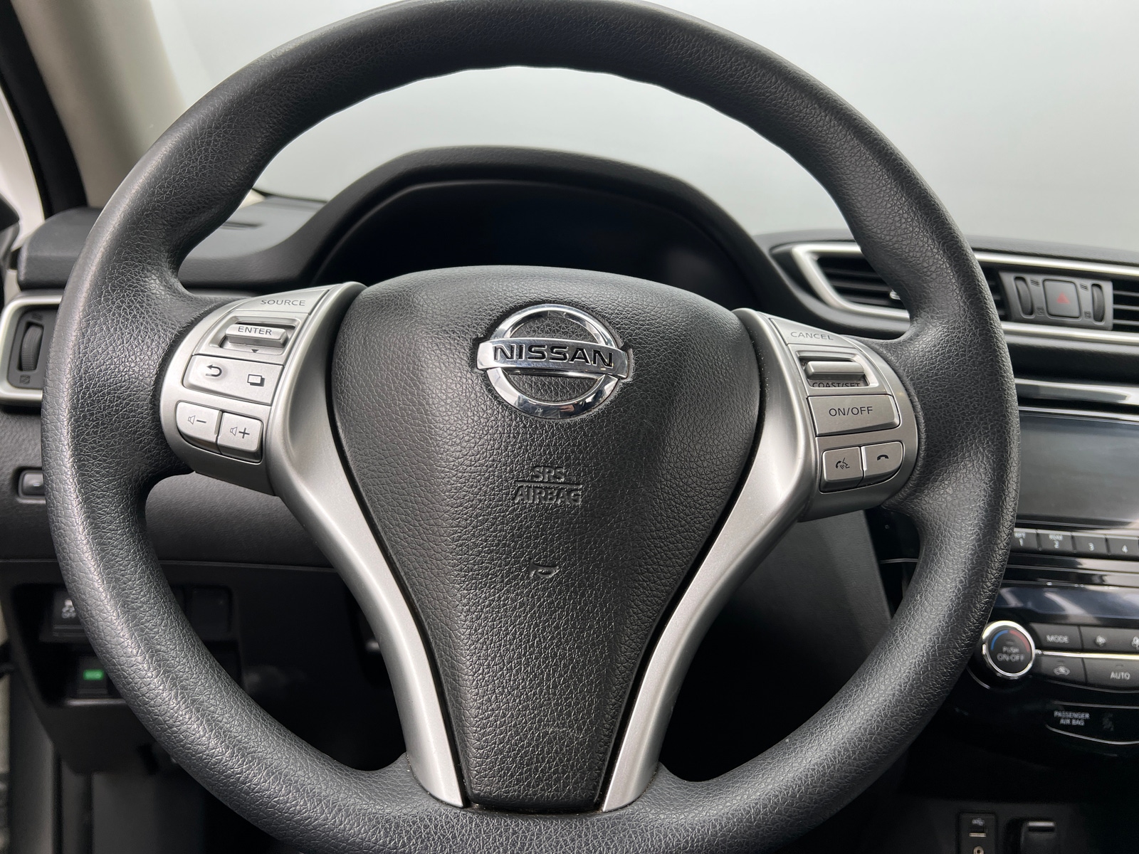 Thumbnail: 2015 Nissan Rogue - 5