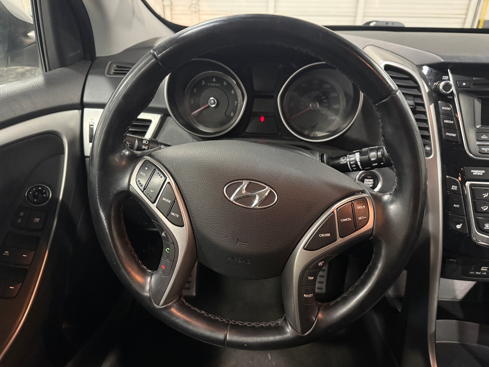 Thumbnail: 2016 Hyundai Elantra - 5