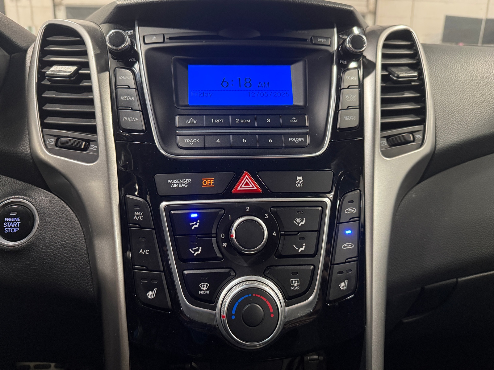 Thumbnail: 2016 Hyundai Elantra - 4