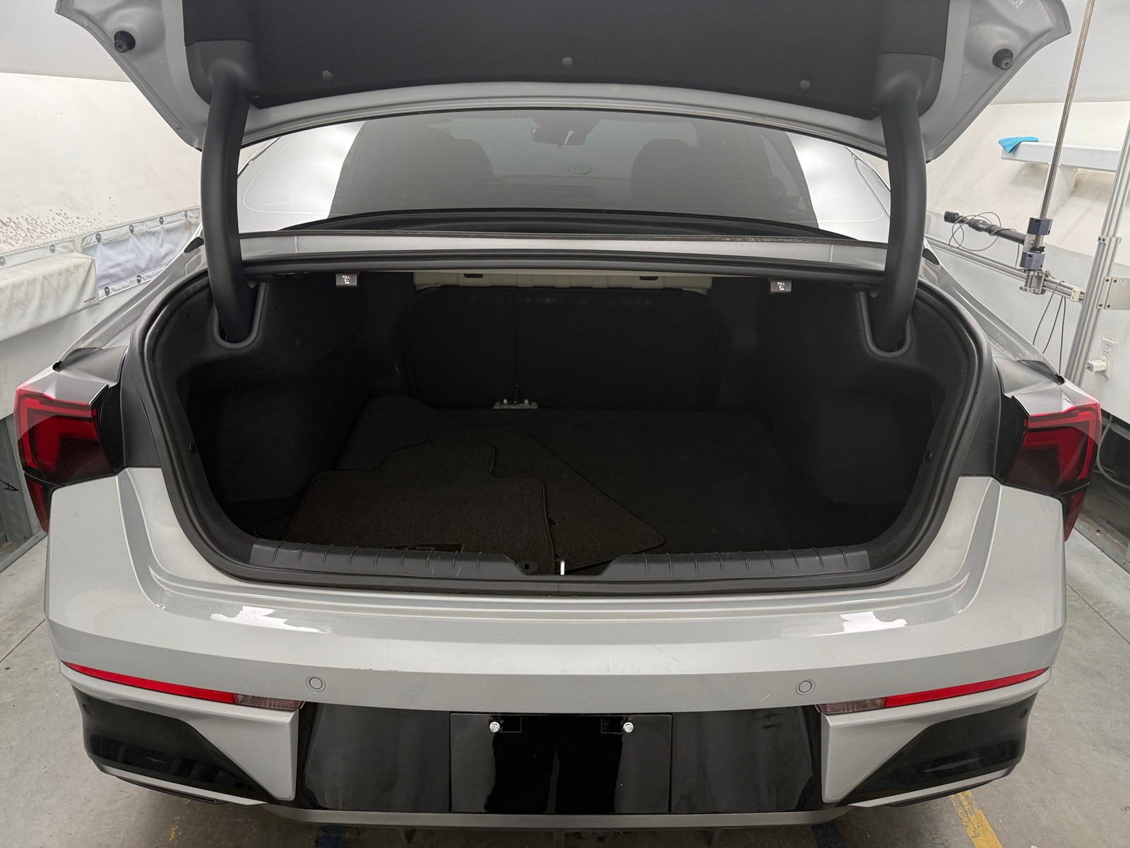 Thumbnail: 2025 Kia K5 - 6