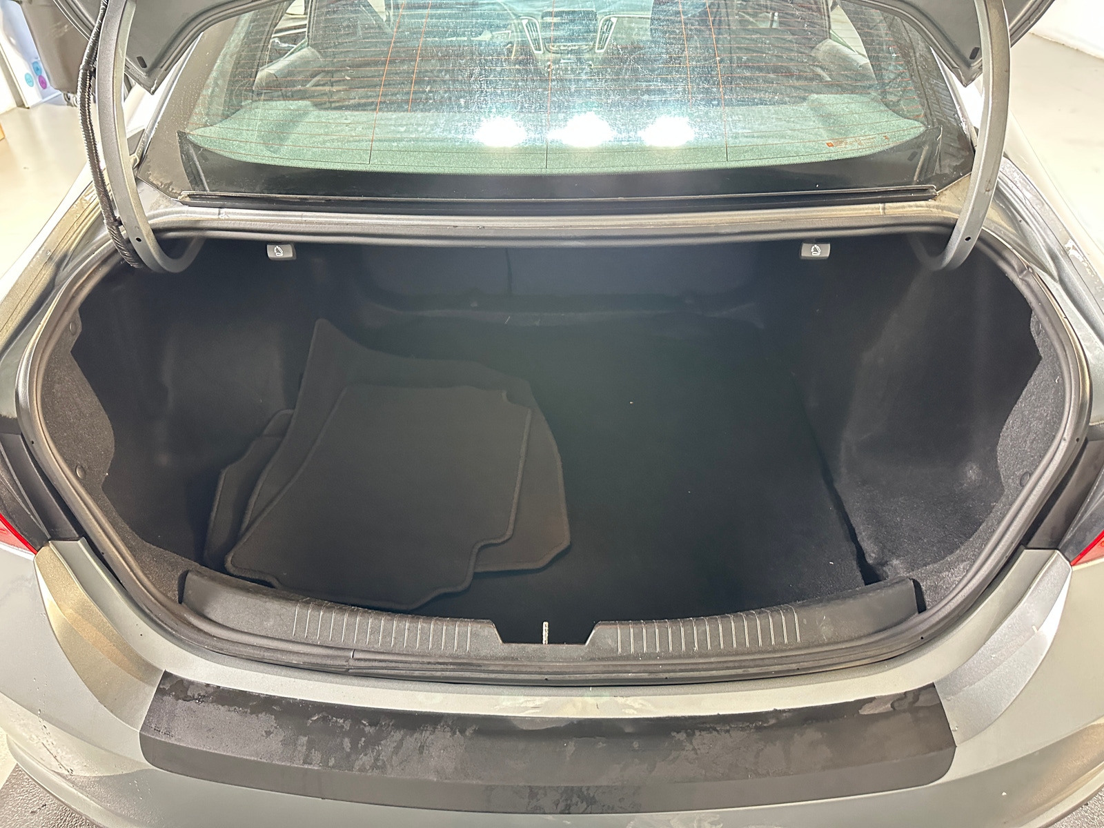 Thumbnail: 2023 Chevrolet Malibu - 7