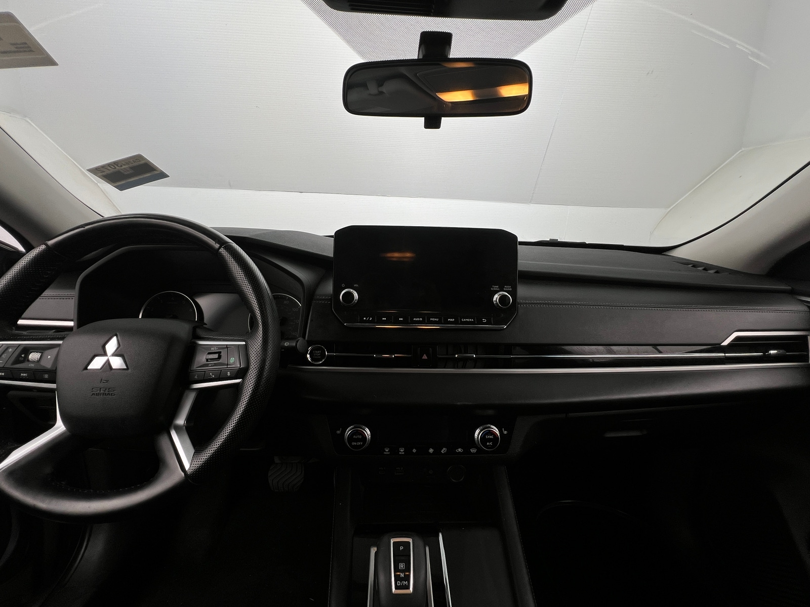 Thumbnail: 2022 Mitsubishi Outlander - 2