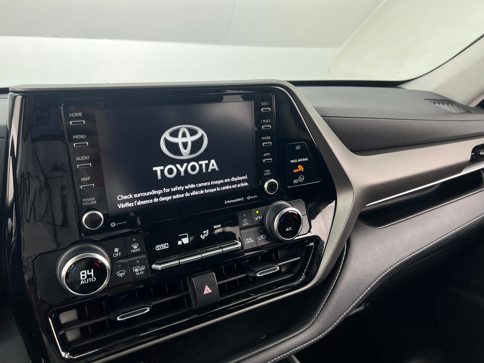 Thumbnail: 2022 Toyota Highlander - 4