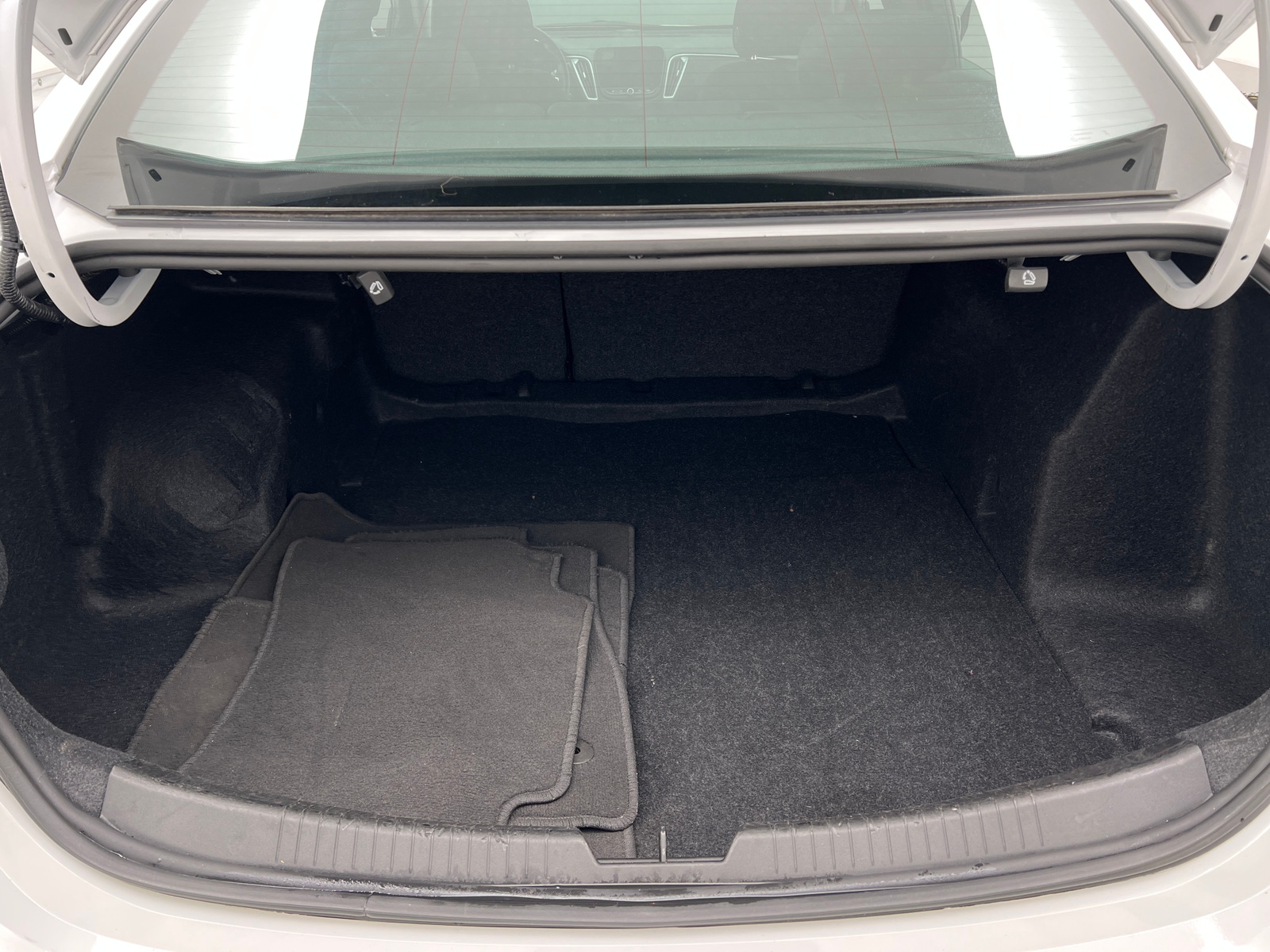 Thumbnail: 2024 Chevrolet Malibu - 7