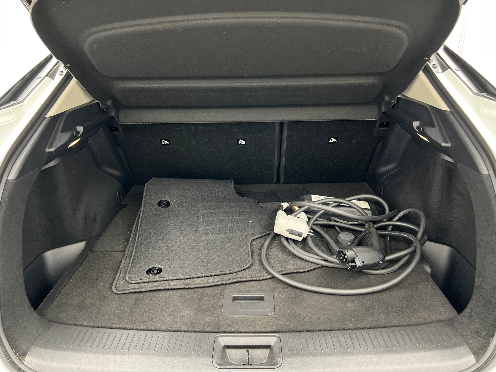 Thumbnail: 2023 Nissan Ariya - 6