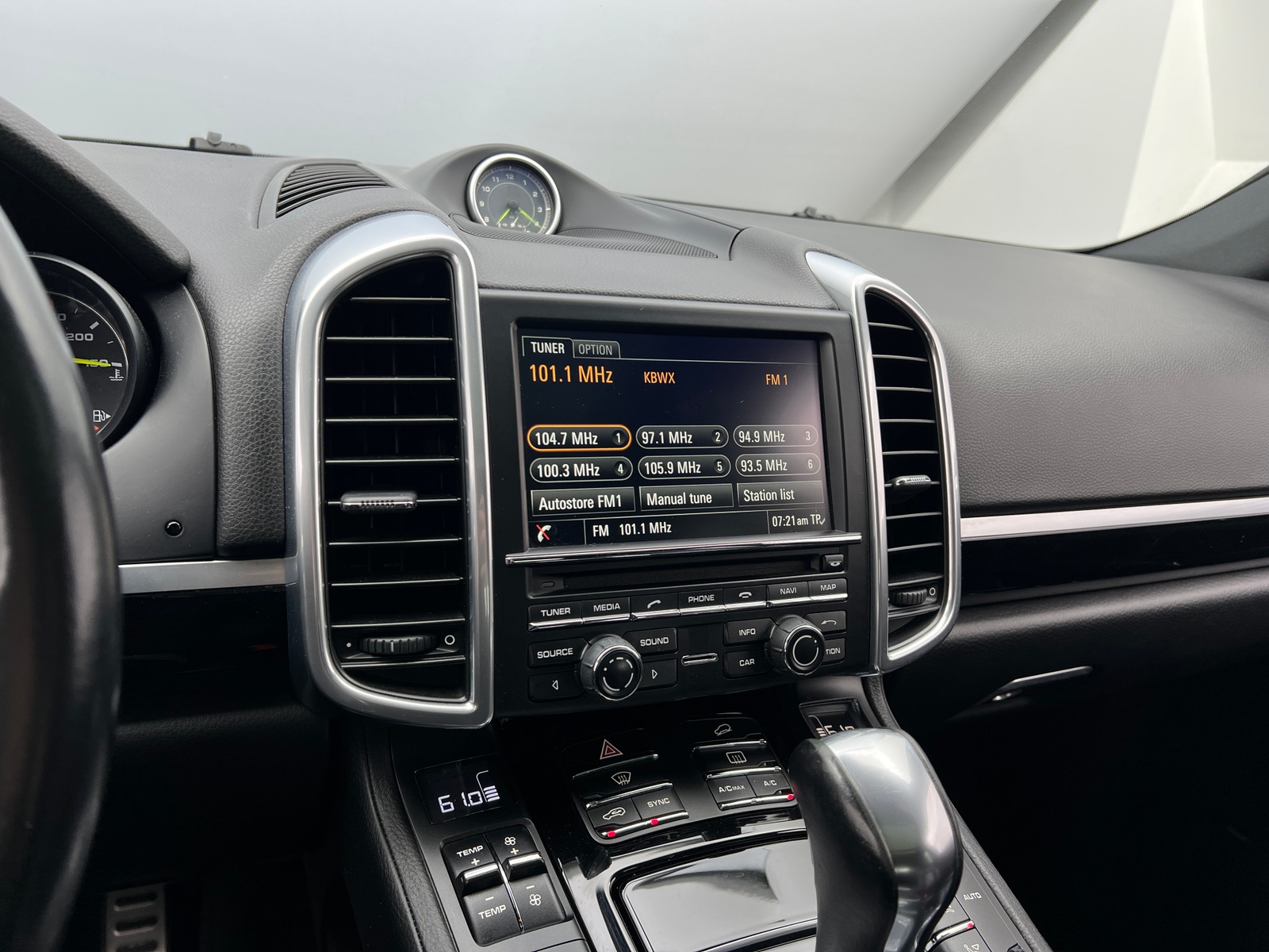 Thumbnail: 2016 Porsche Cayenne - 3