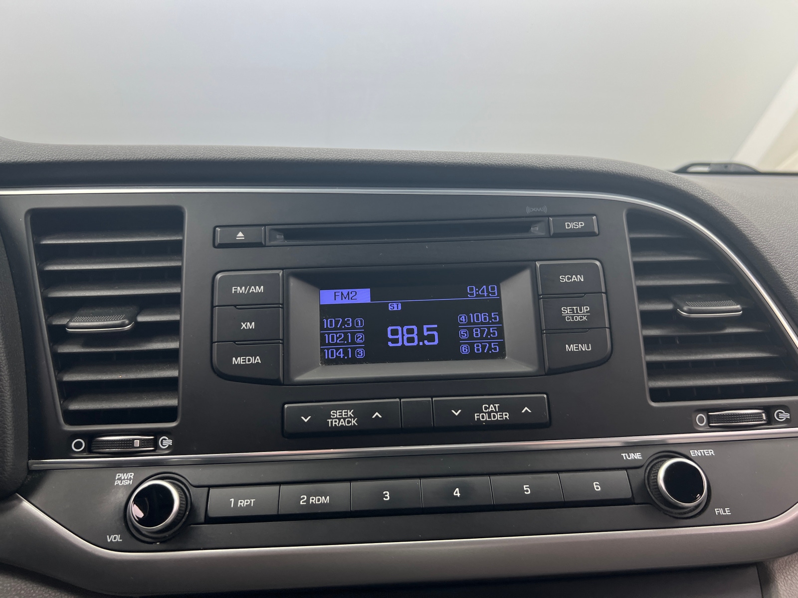 Thumbnail: 2017 Hyundai Elantra - 4