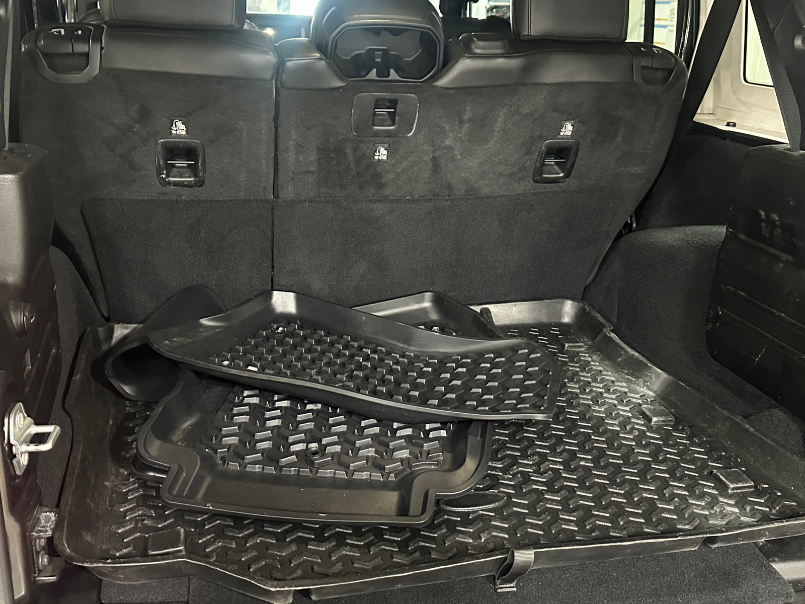 Thumbnail: 2019 Jeep Wrangler - 6