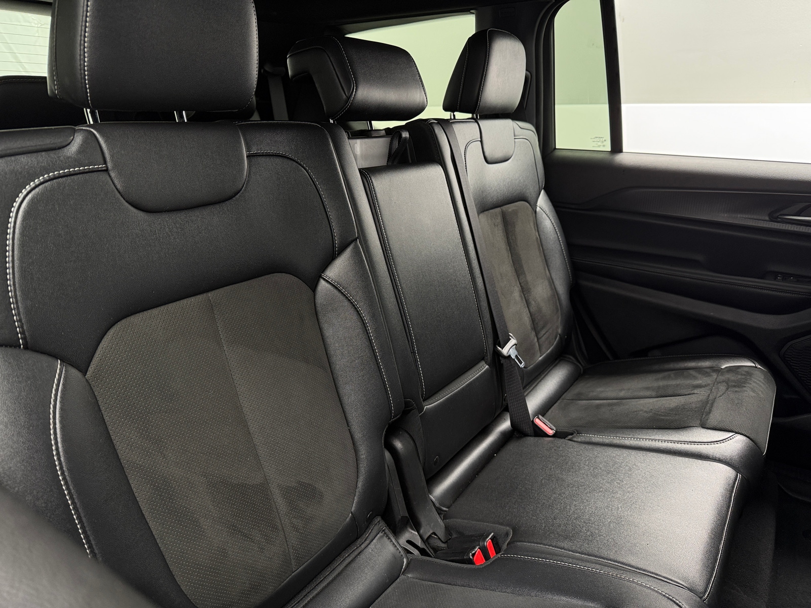 Thumbnail: 2024 Jeep Grand Cherokee L - 5