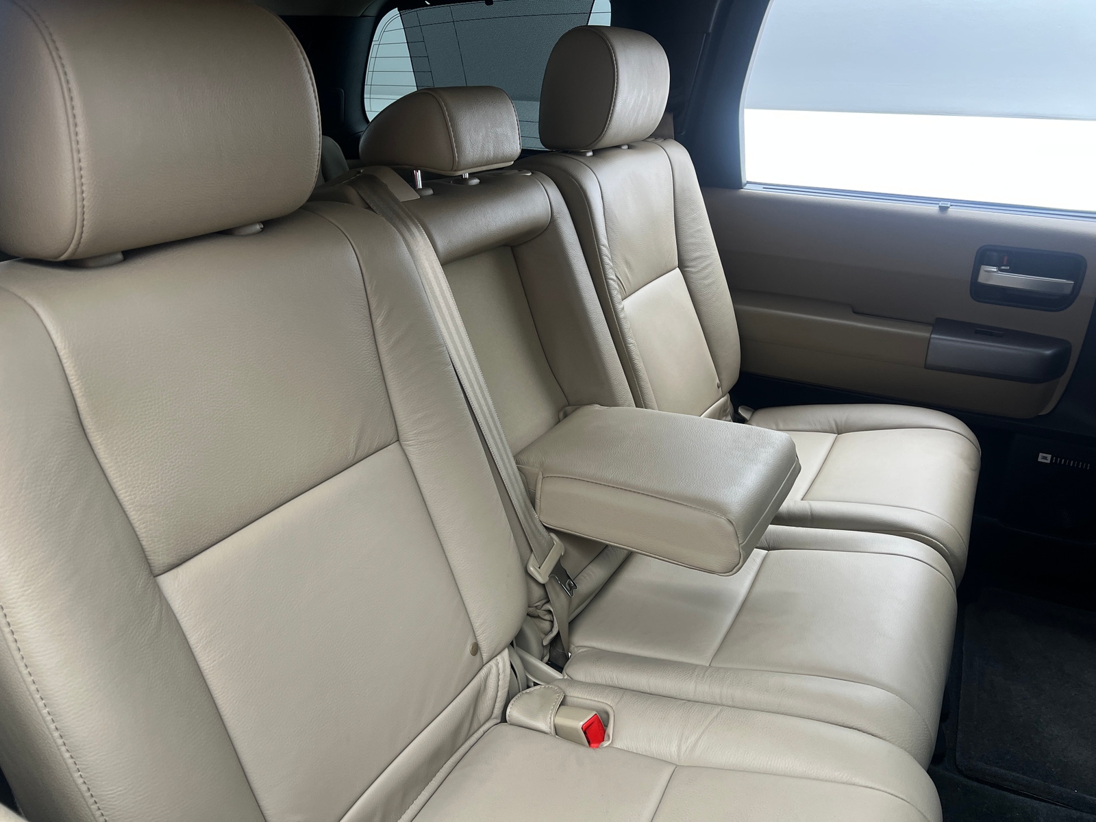 Thumbnail: 2016 Toyota Sequoia - 5