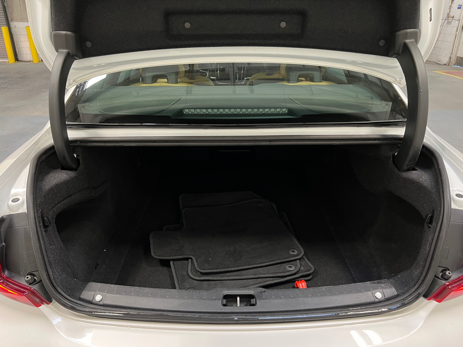 Thumbnail: 2018 Volvo S90 - 6