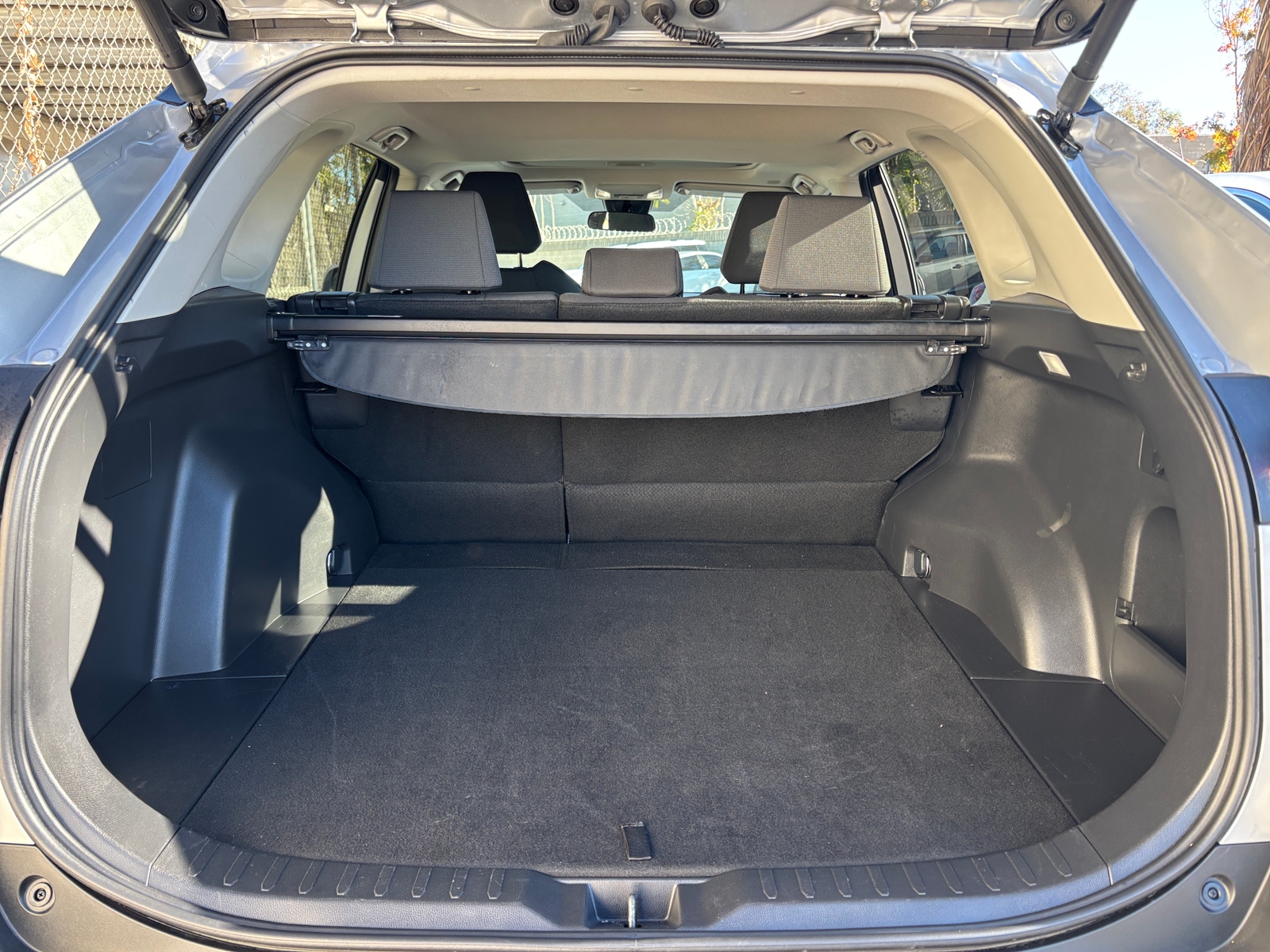 Thumbnail: 2025 Toyota RAV4 - 6