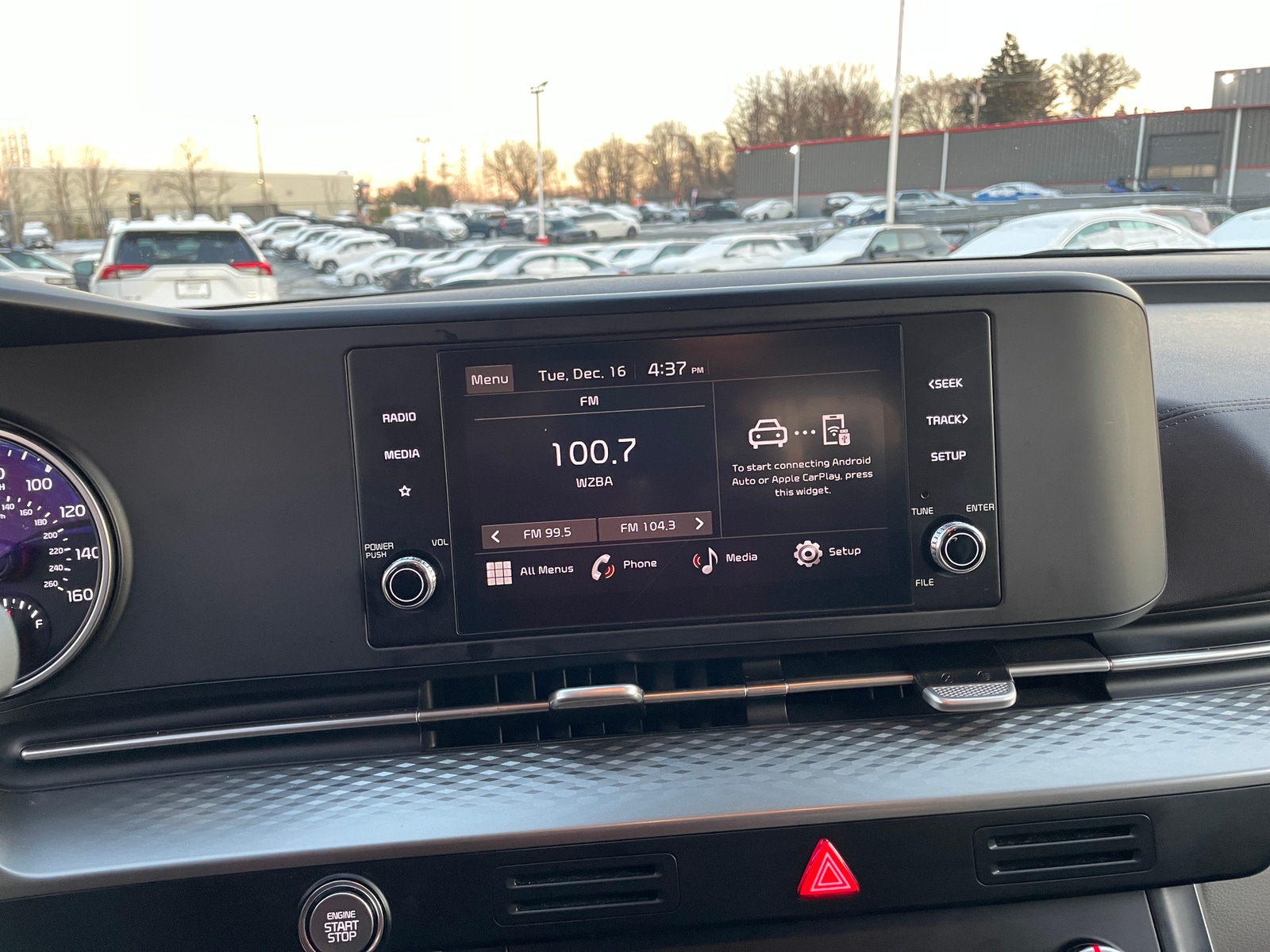 Thumbnail: 2023 Kia Carnival - 3