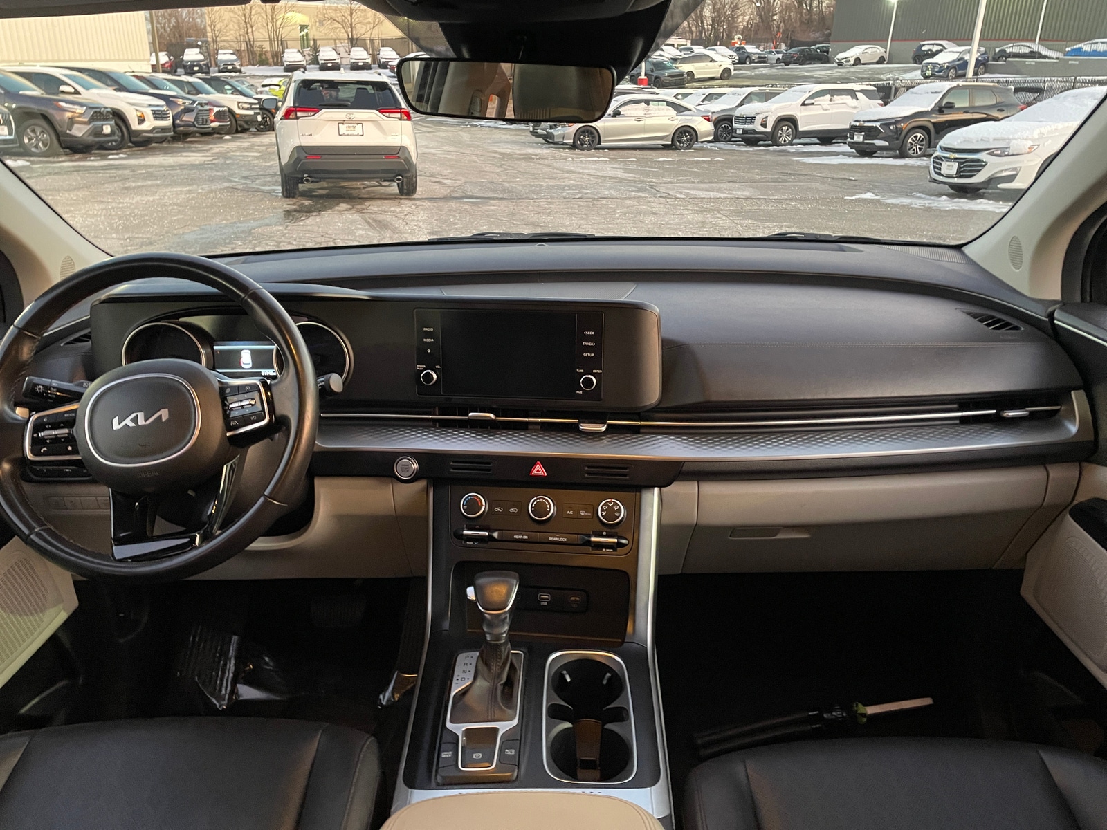 Thumbnail: 2023 Kia Carnival - 2