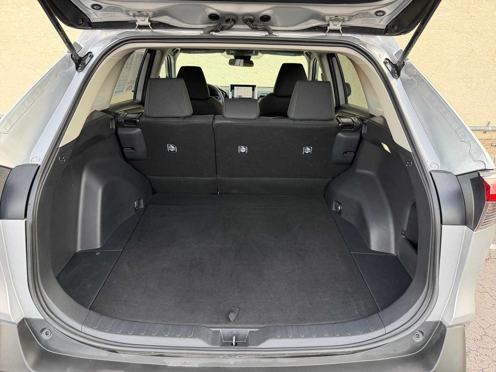 Thumbnail: 2025 Toyota RAV4 - 6