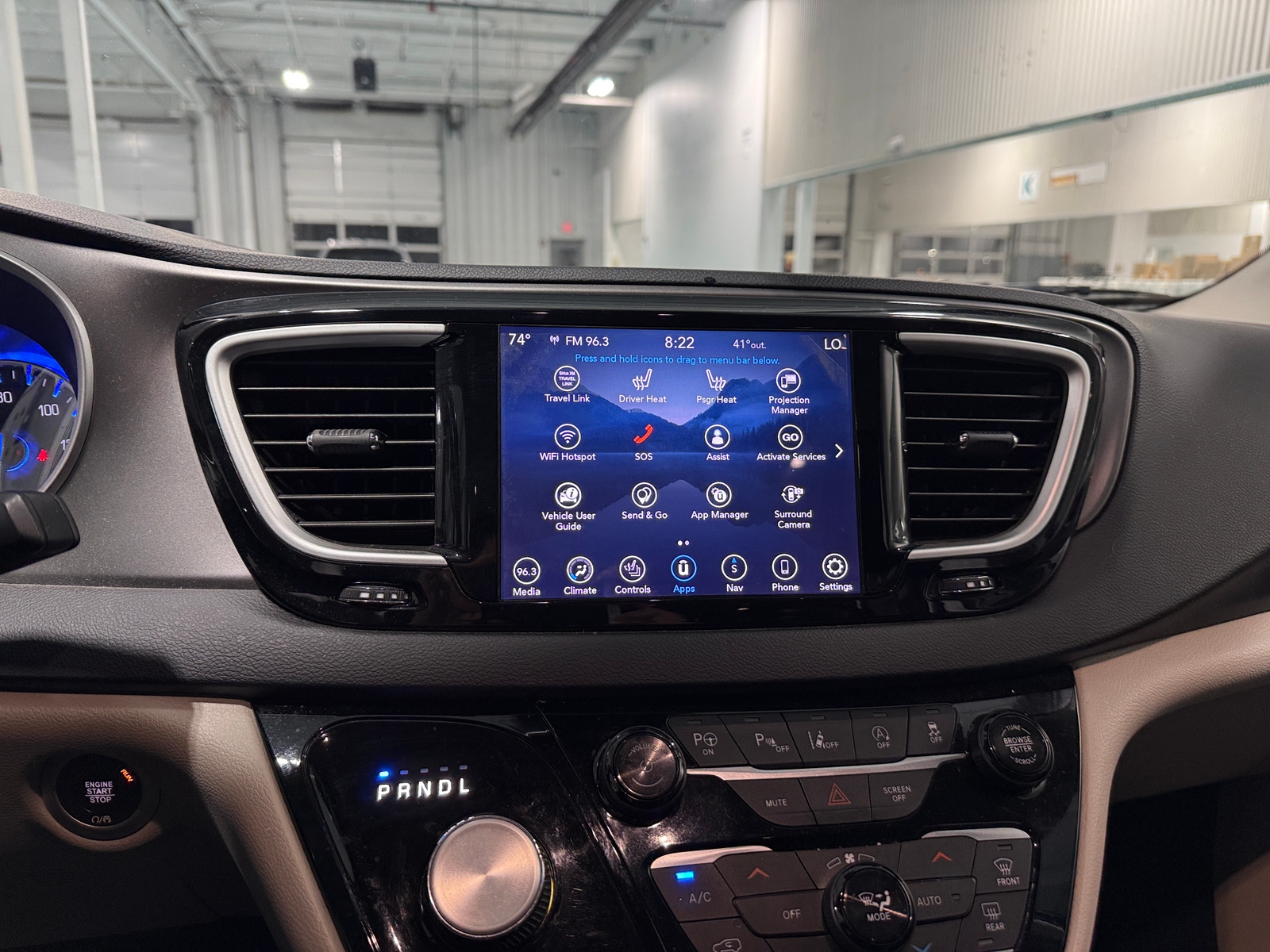 Thumbnail: 2020 Chrysler Pacifica - 3