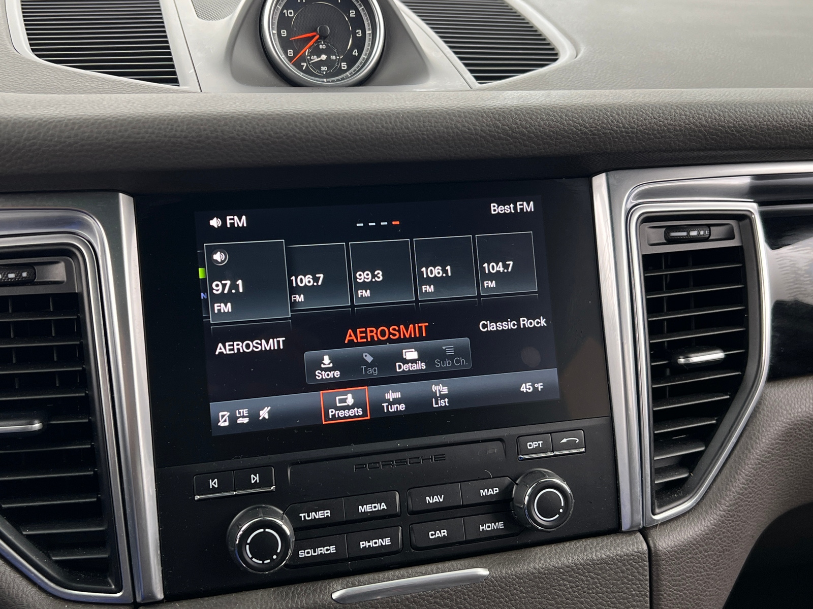 Thumbnail: 2018 Porsche Macan - 3