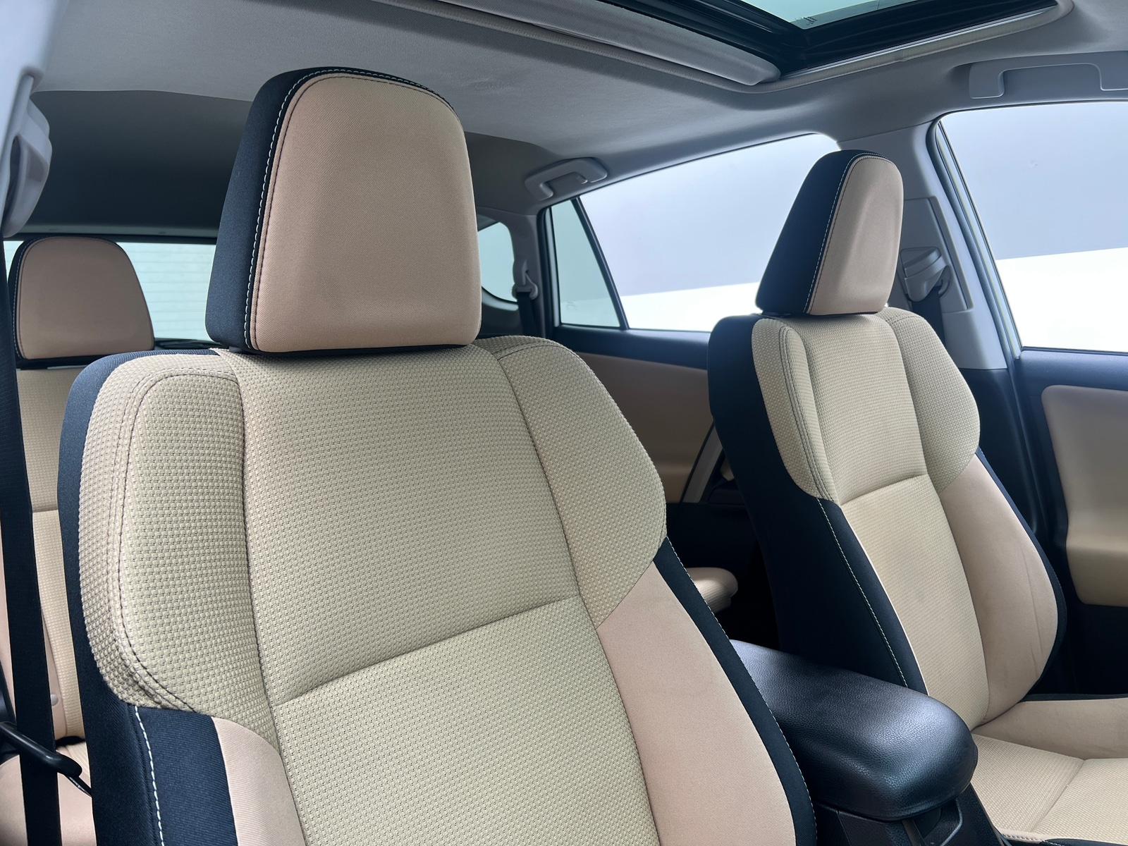 Thumbnail: 2016 Toyota RAV4 - 2