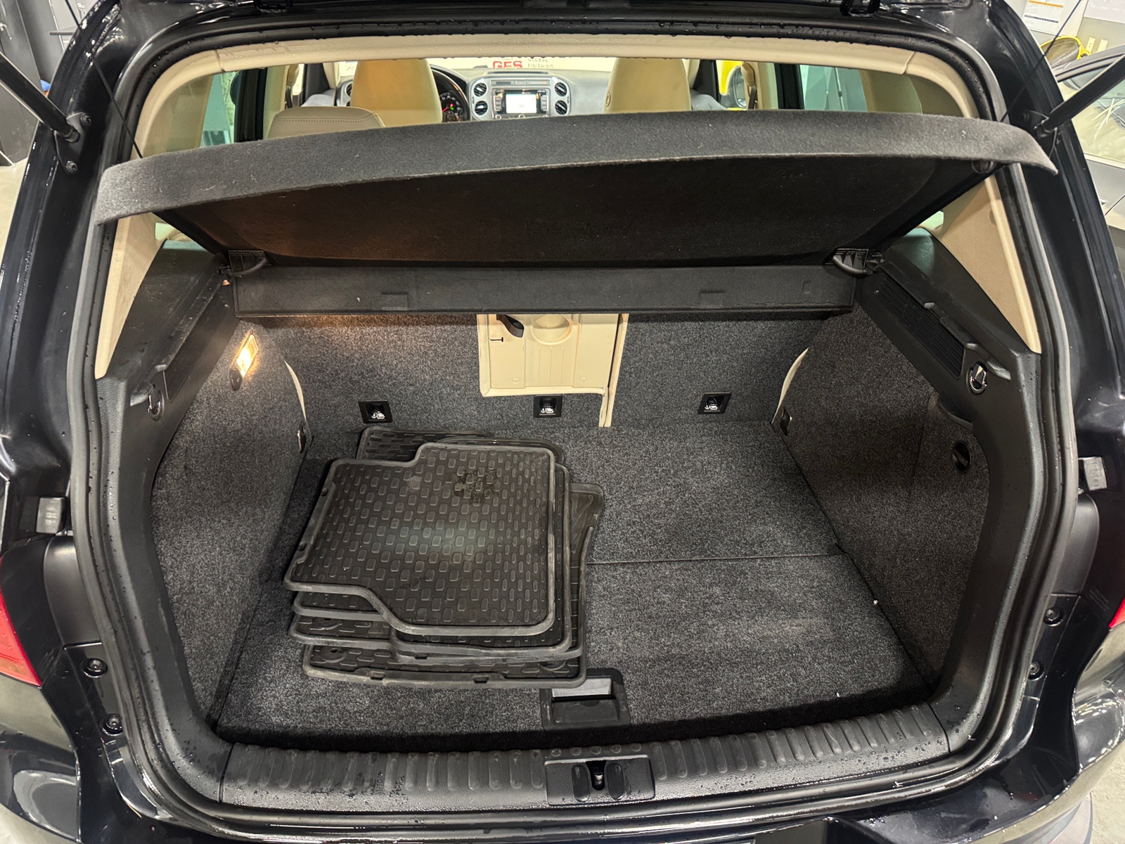 Thumbnail: 2015 Volkswagen Tiguan - 7