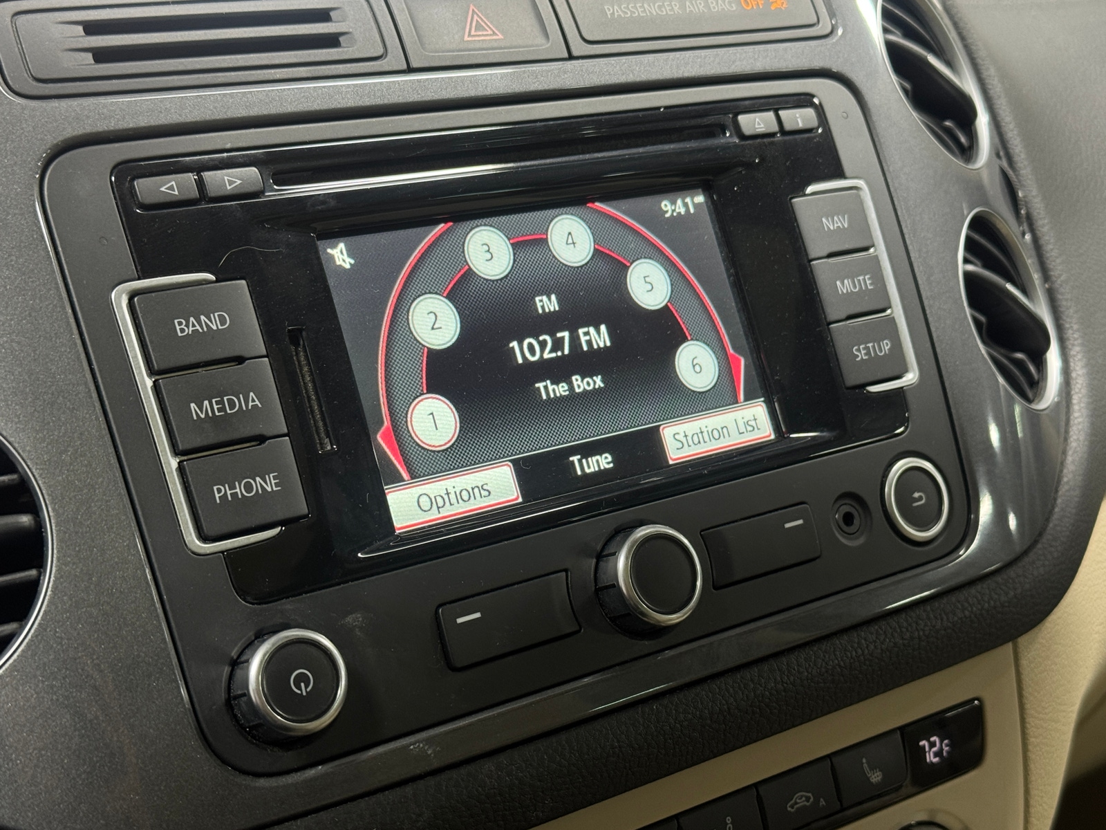 Thumbnail: 2015 Volkswagen Tiguan - 4