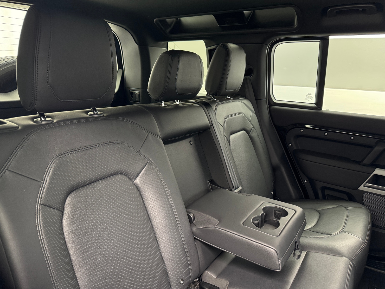 Thumbnail: 2024 Land Rover Defender - 5