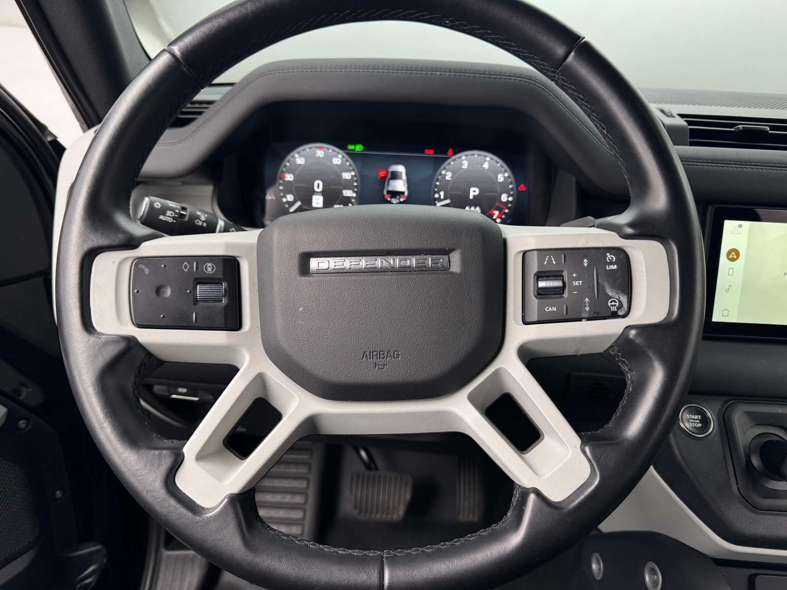 Thumbnail: 2024 Land Rover Defender - 4