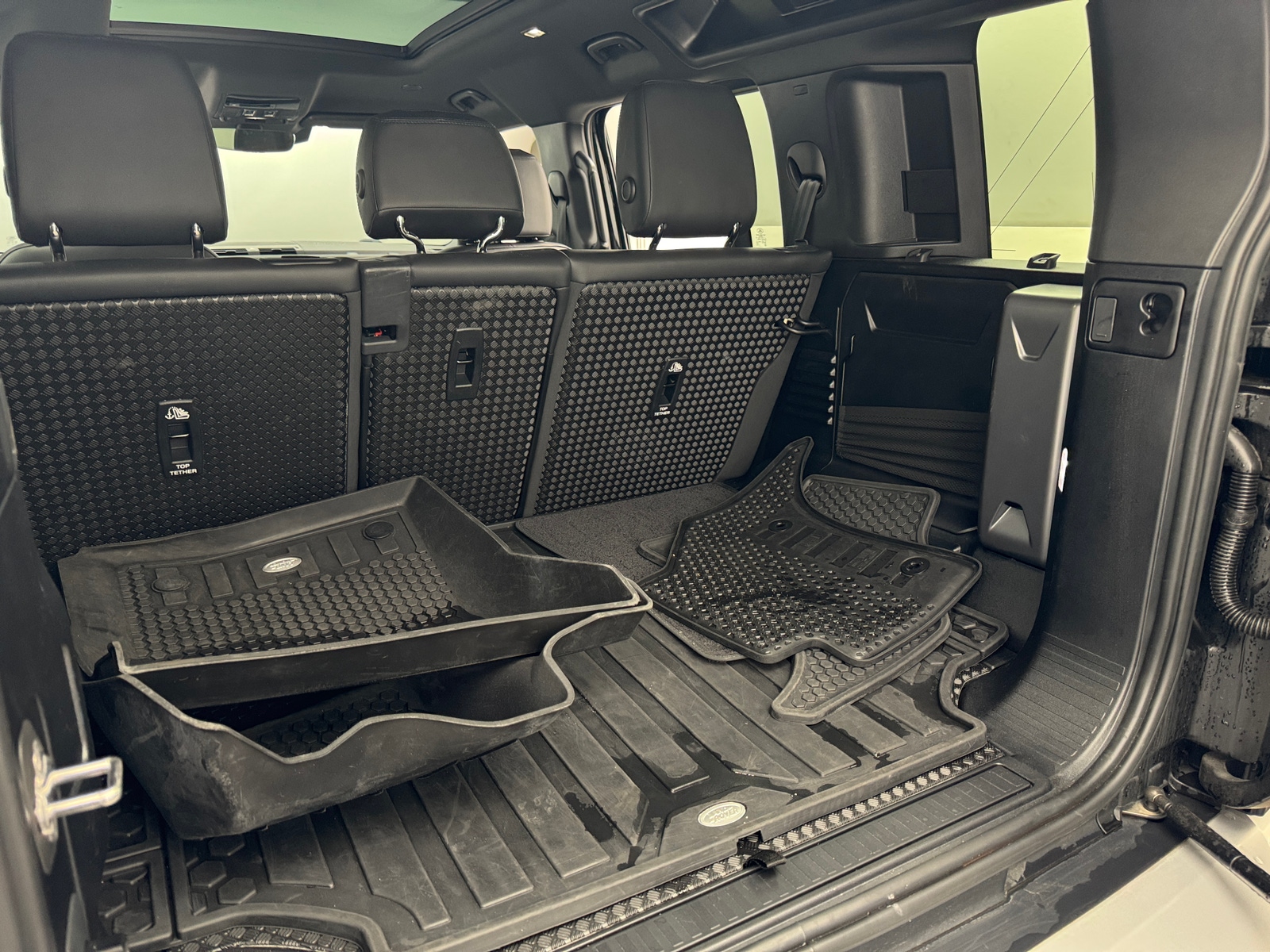 Thumbnail: 2024 Land Rover Defender - 6