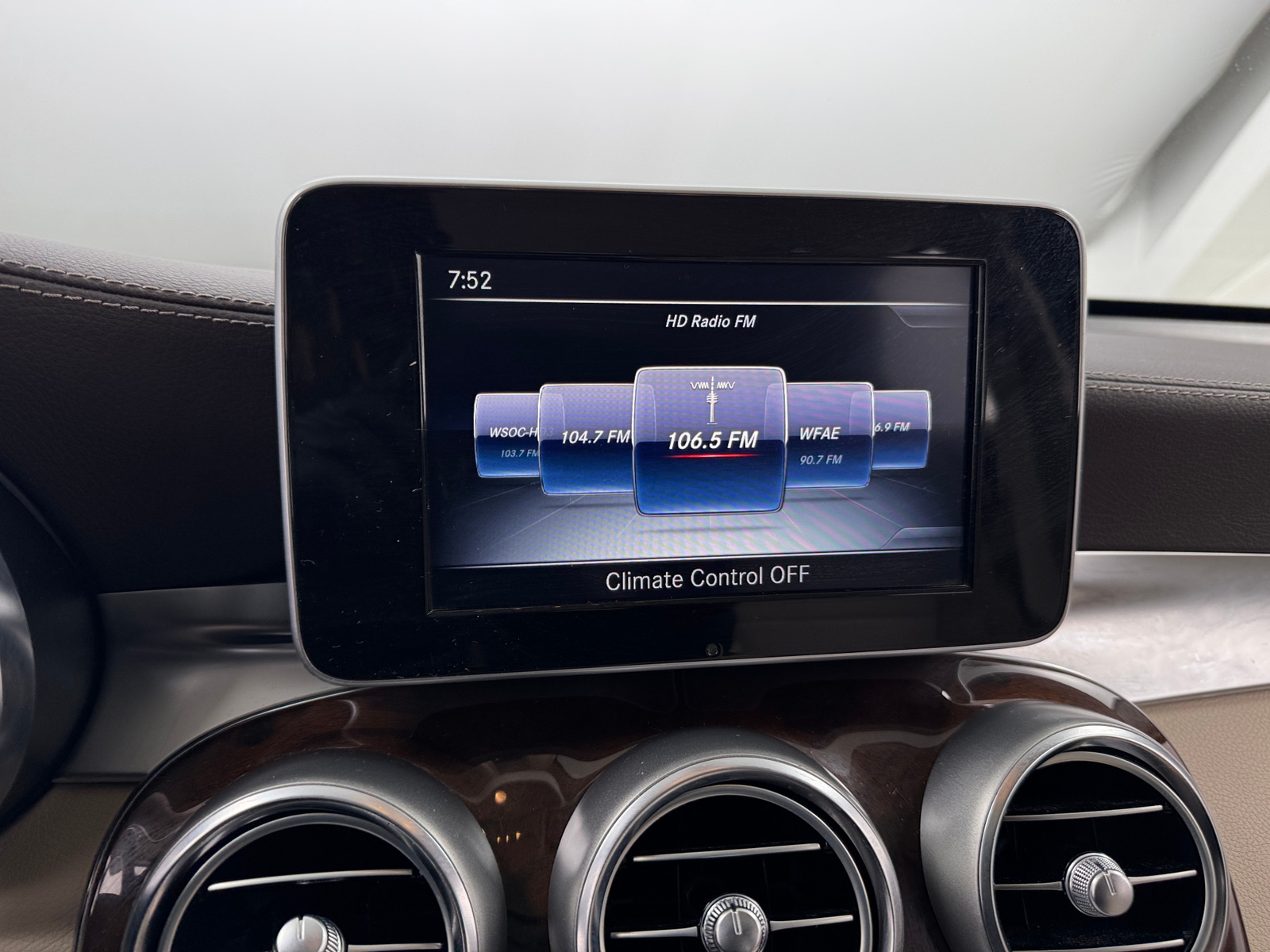 Thumbnail: 2018 Mercedes-Benz GLC - 3