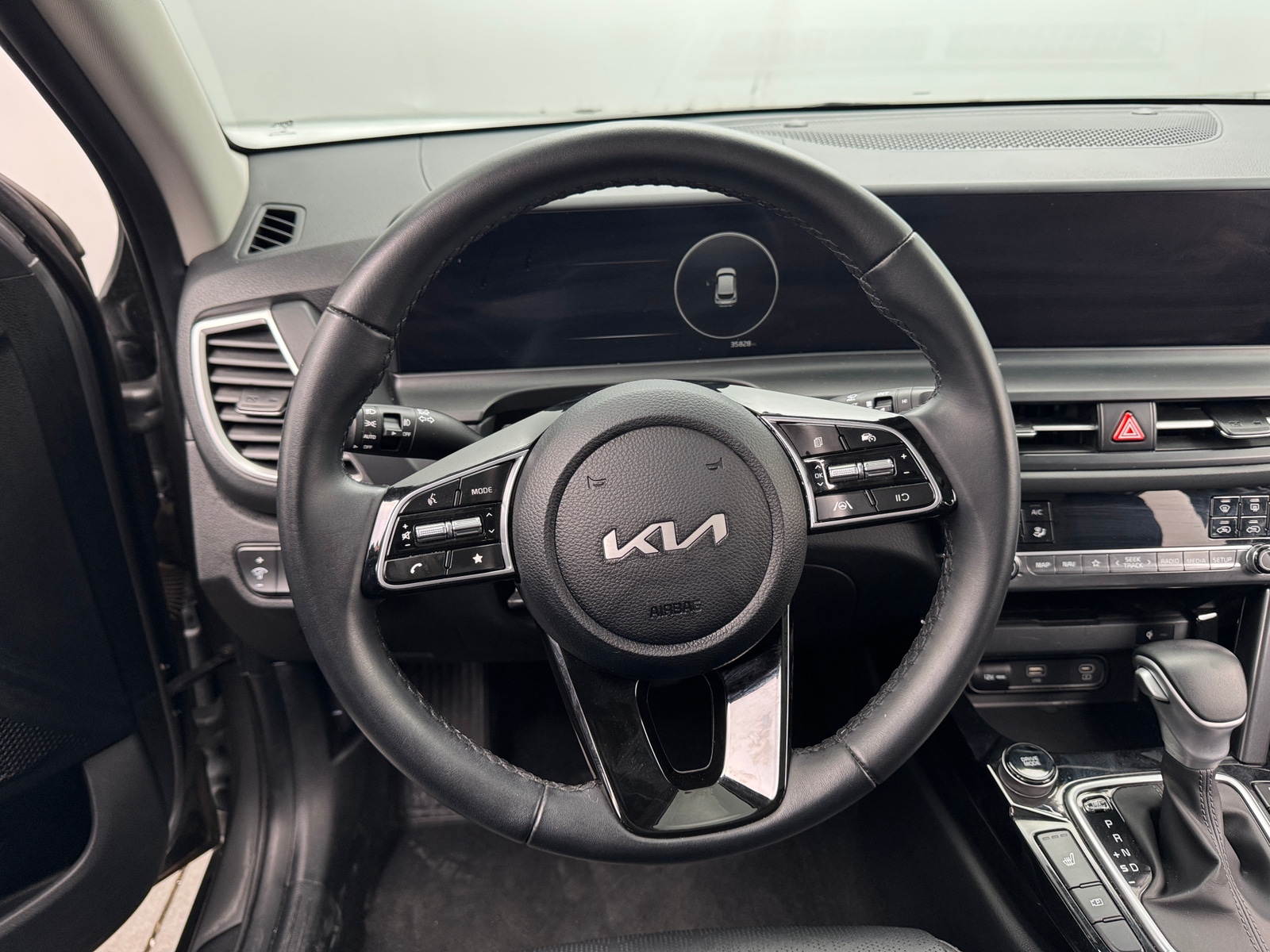 Thumbnail: 2024 Kia Seltos - 4