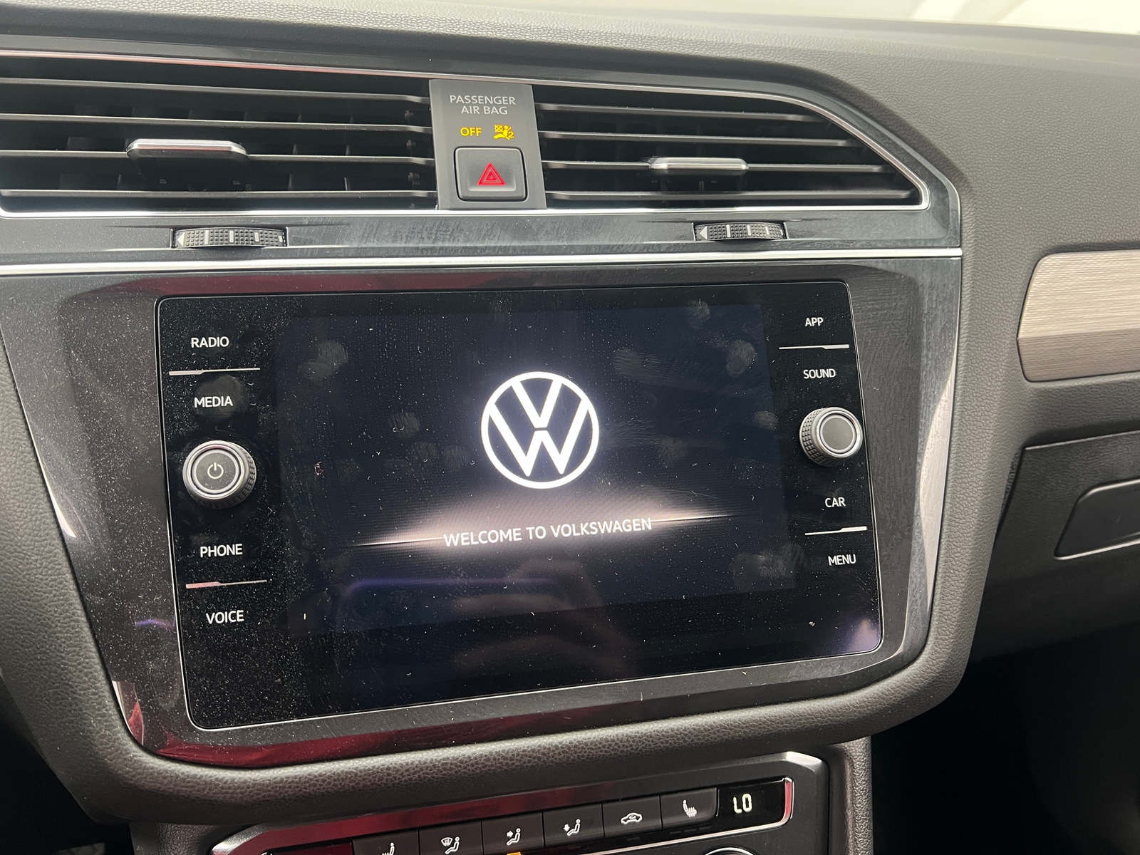 Thumbnail: 2021 Volkswagen Tiguan - 3