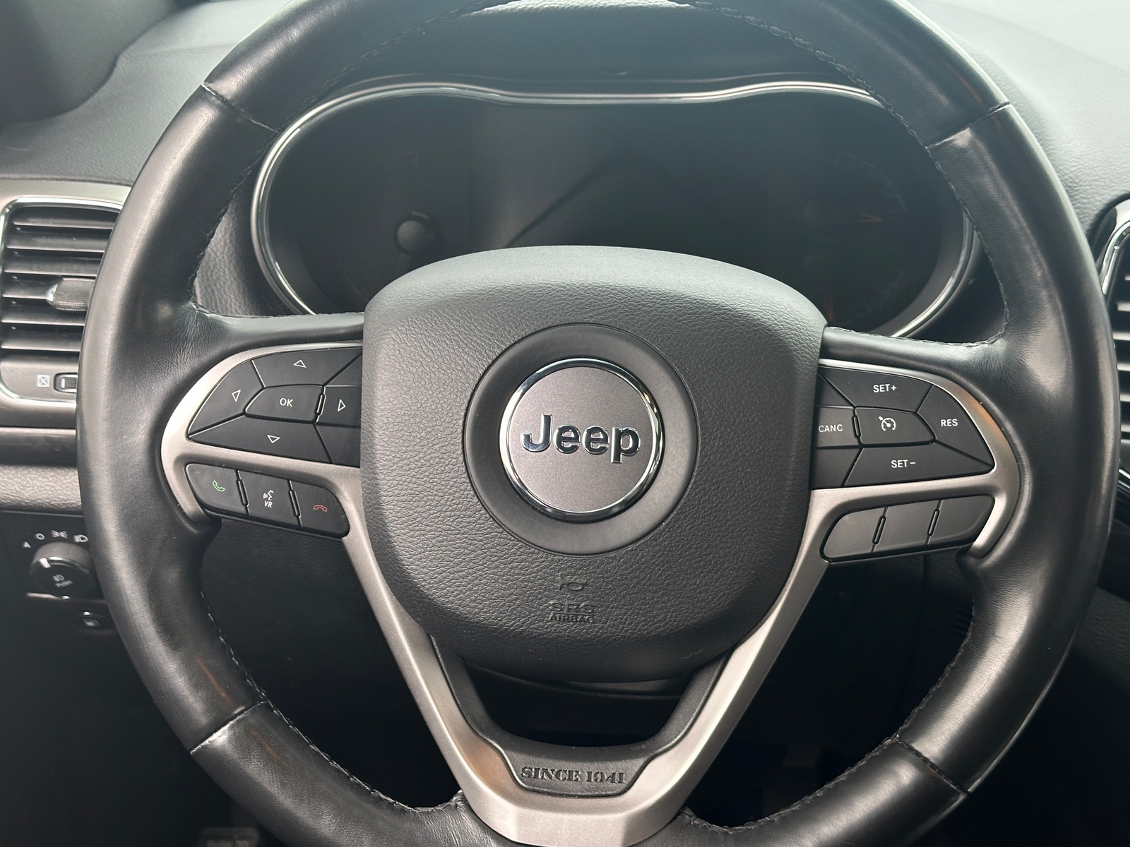 Thumbnail: 2020 Jeep Grand Cherokee - 4
