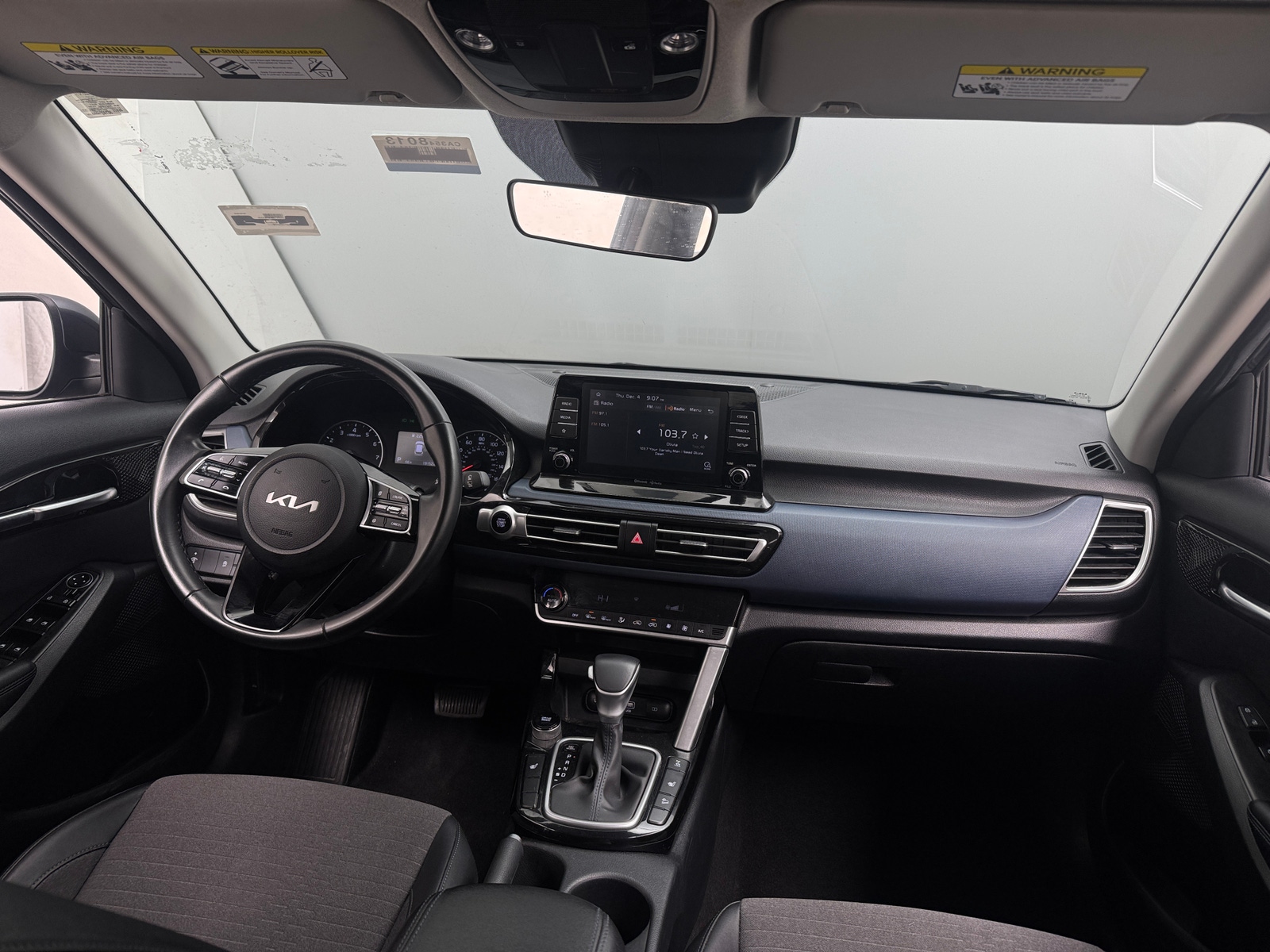 Thumbnail: 2023 Kia Seltos - 3