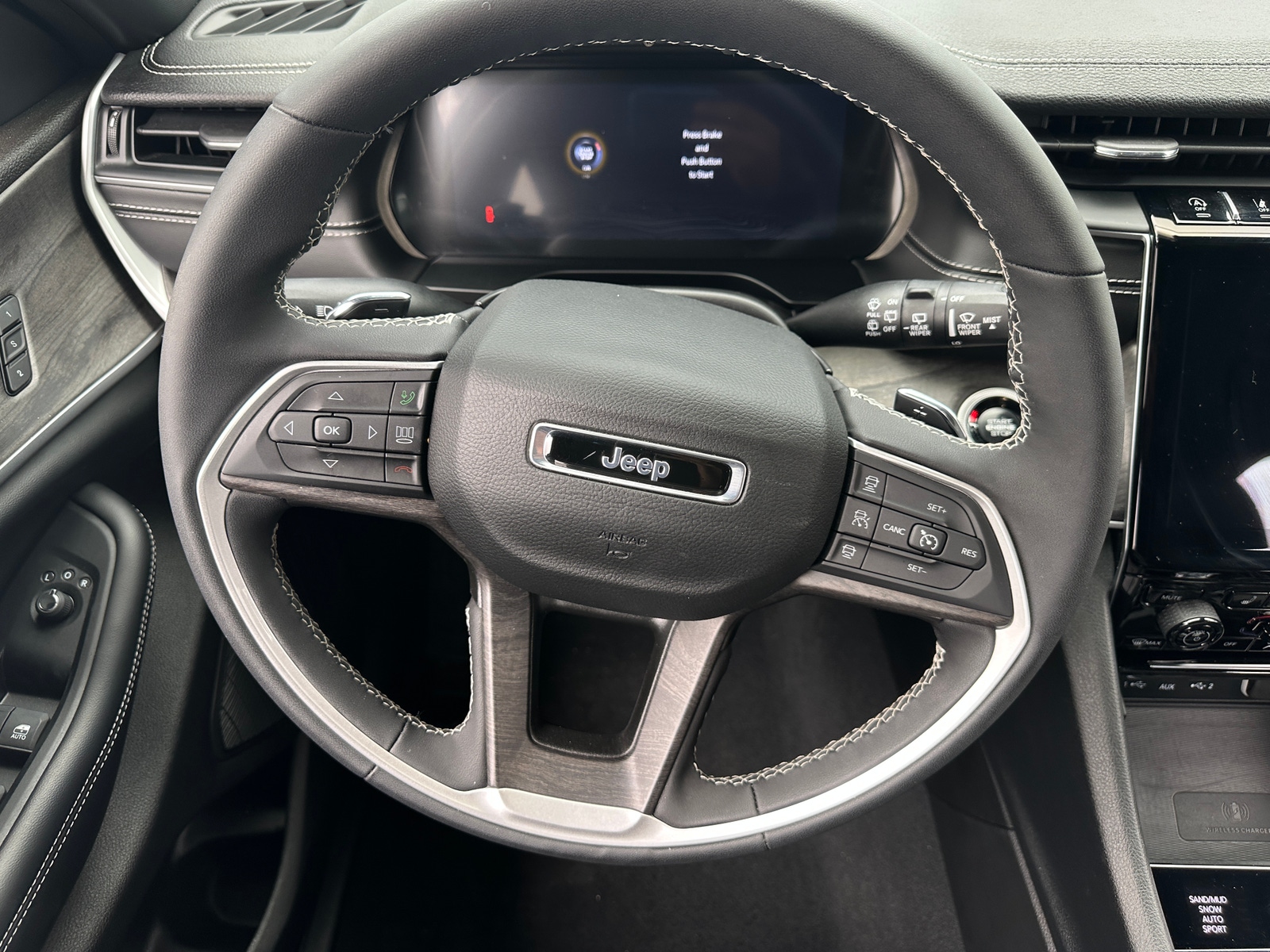 Thumbnail: 2024 Jeep Grand Cherokee L - 4