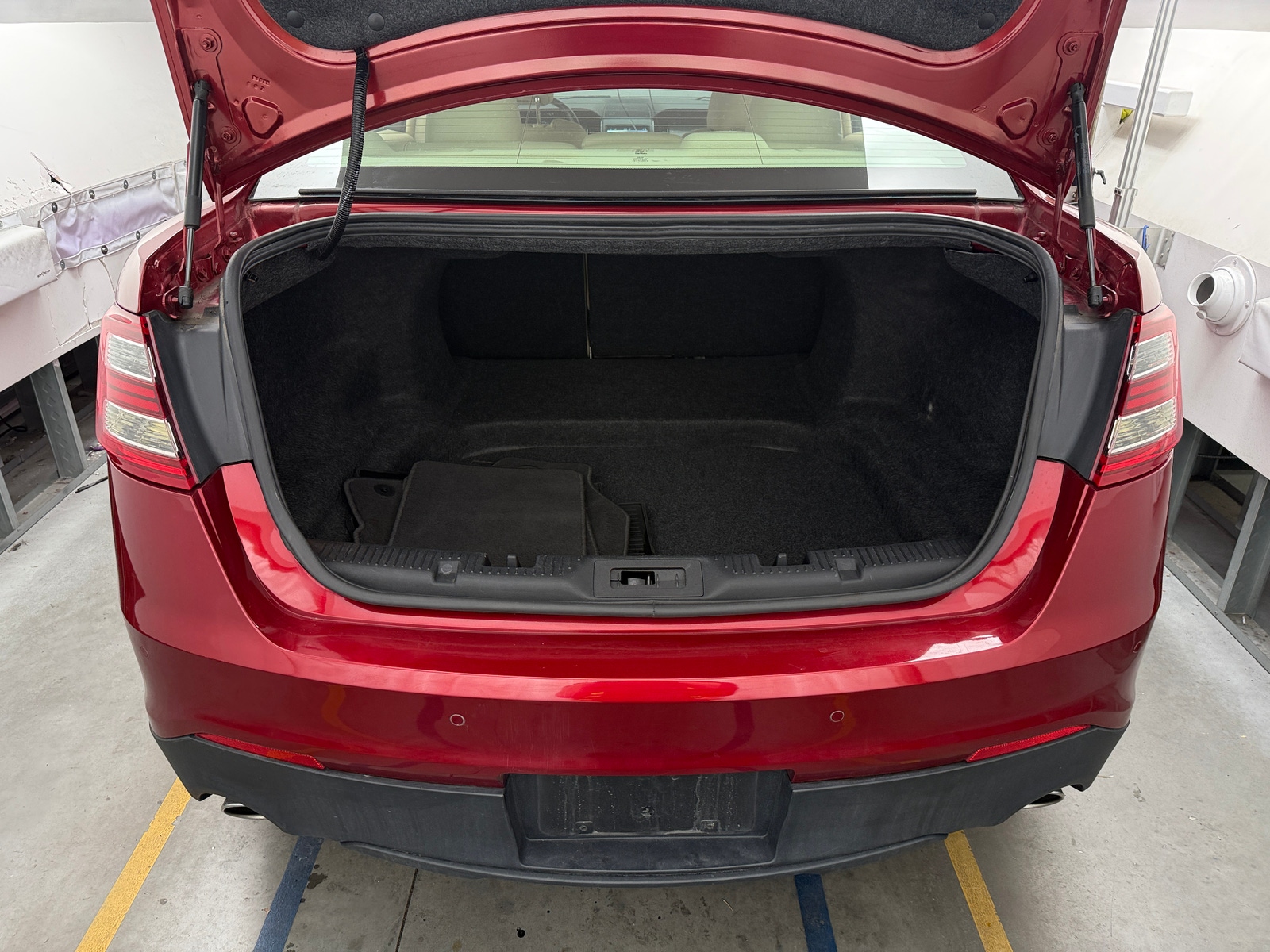 Thumbnail: 2017 Ford Taurus - 6