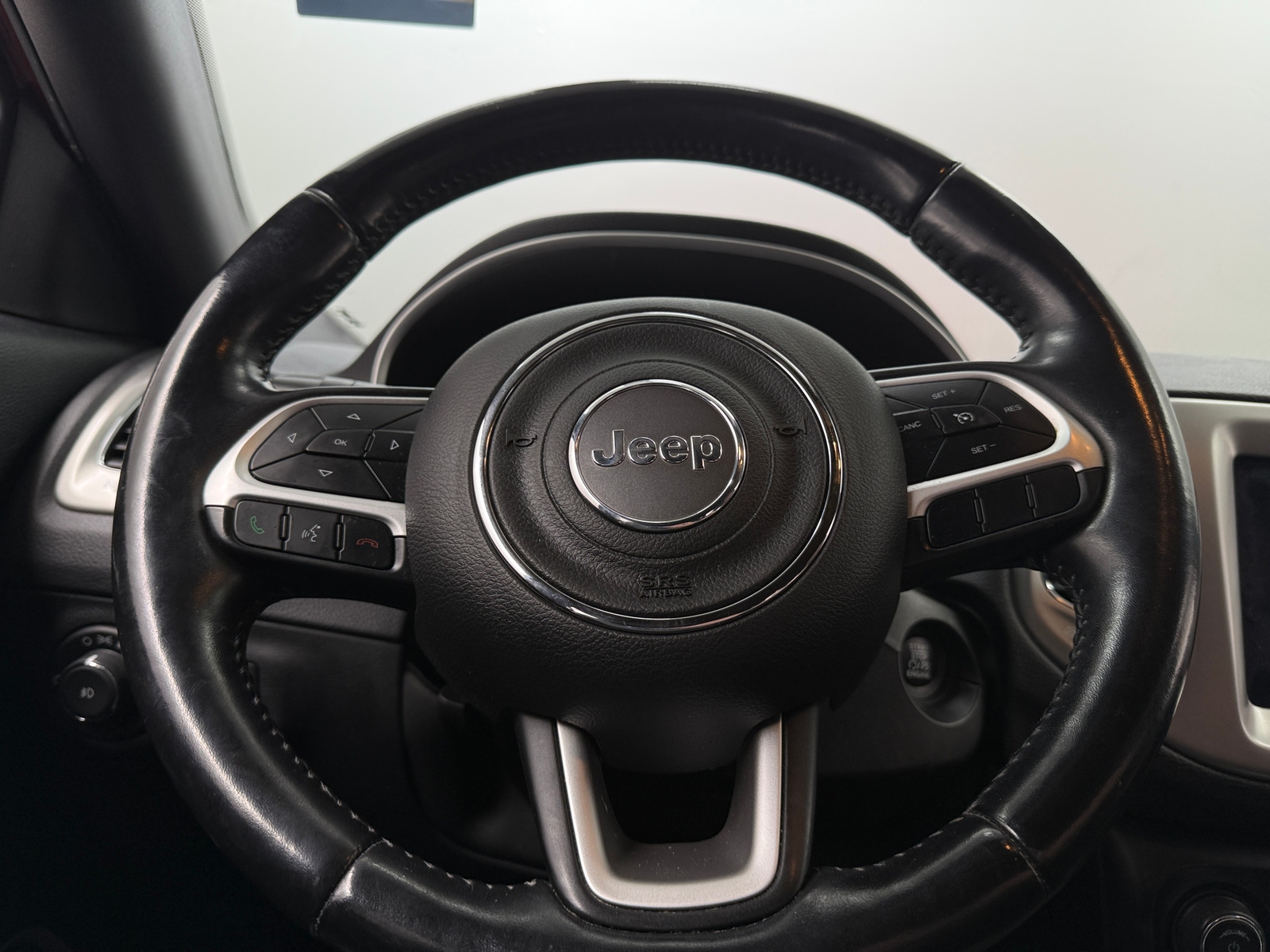 Thumbnail: 2020 Jeep Compass - 4