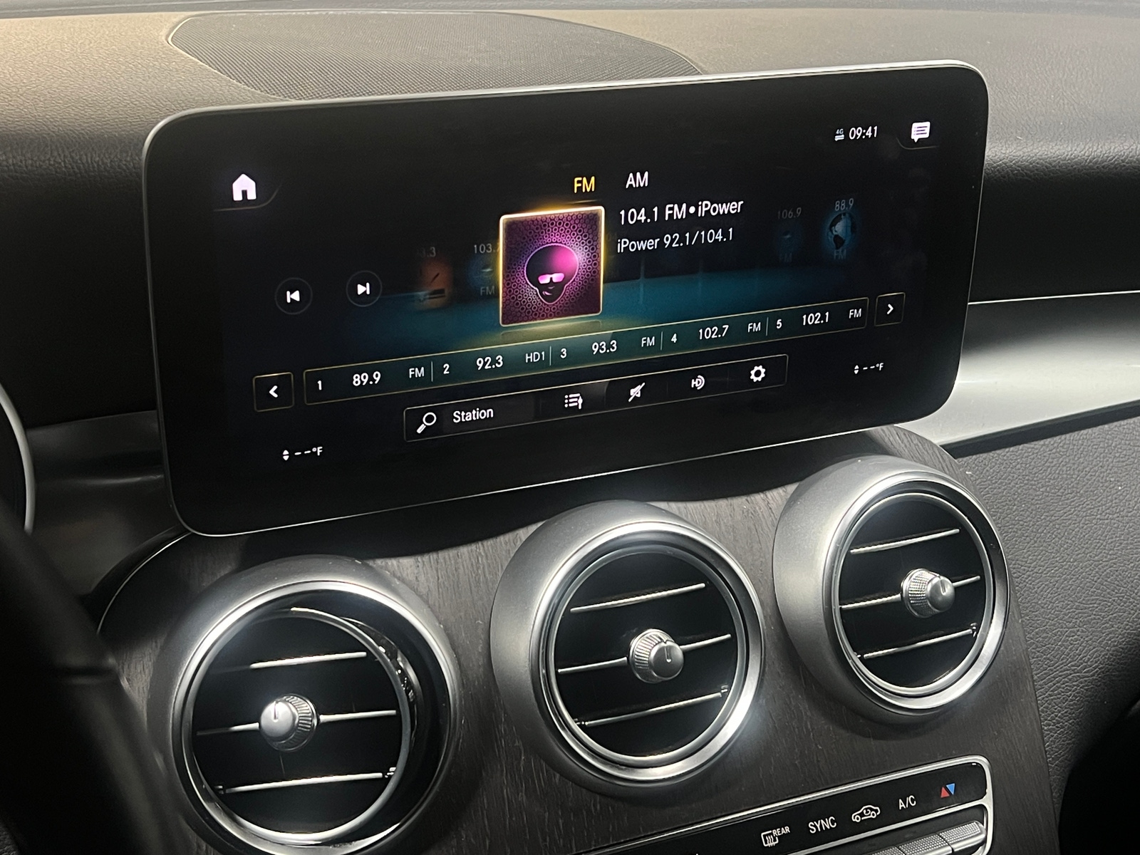 Thumbnail: 2022 Mercedes-Benz GLC - 3