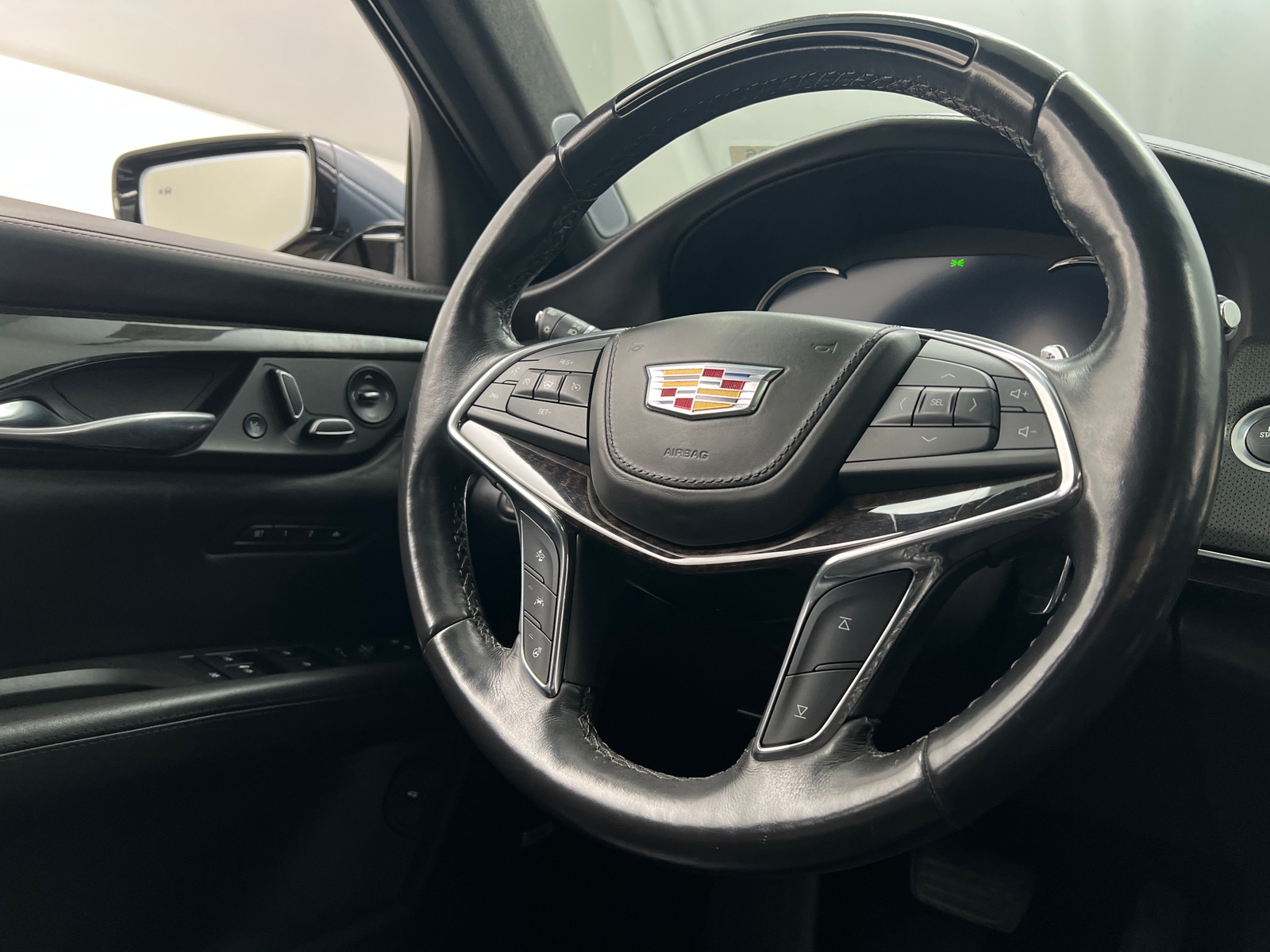 Thumbnail: 2019 Cadillac CT6 - 4