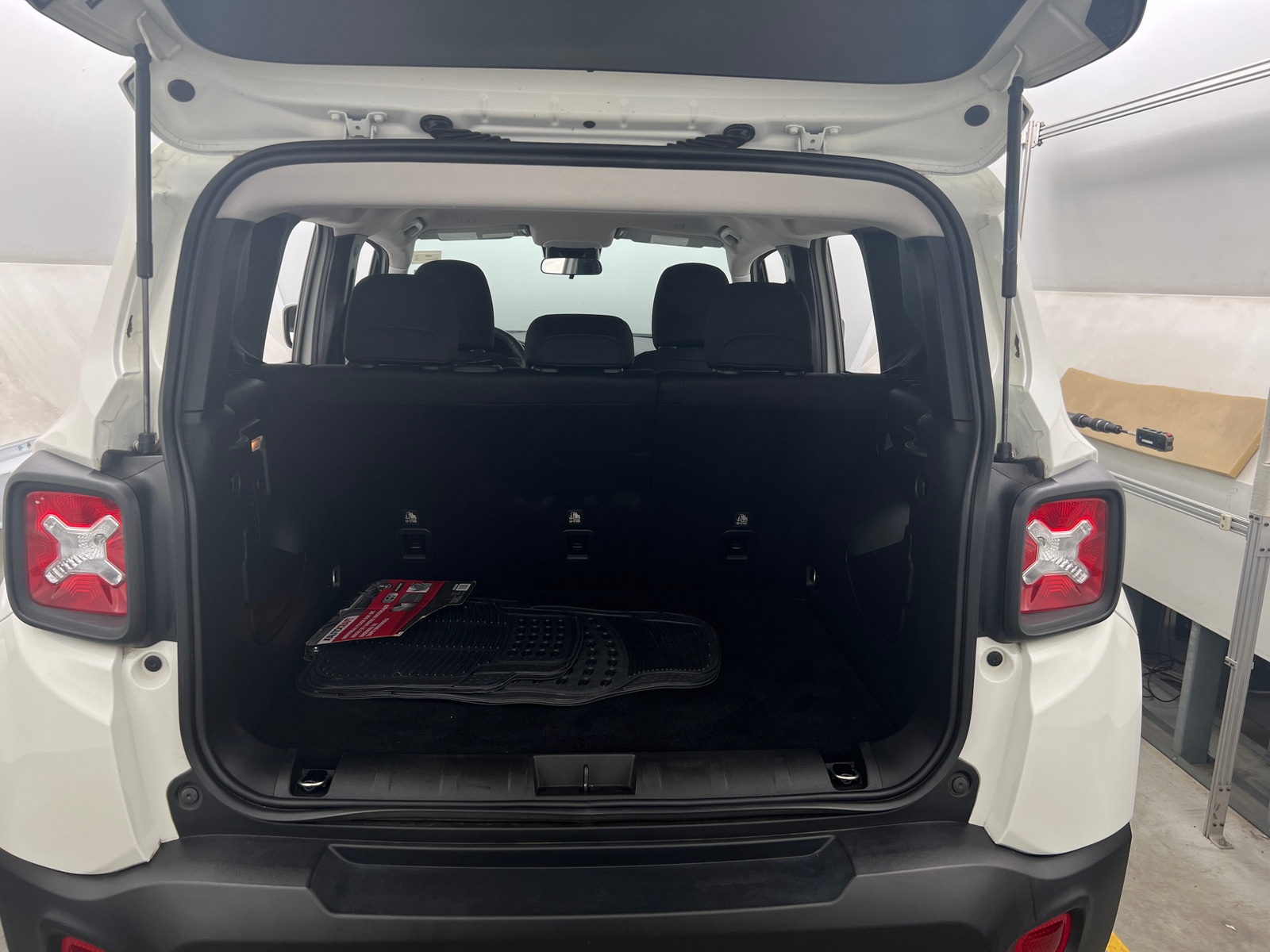 Thumbnail: 2021 Jeep Renegade - 7