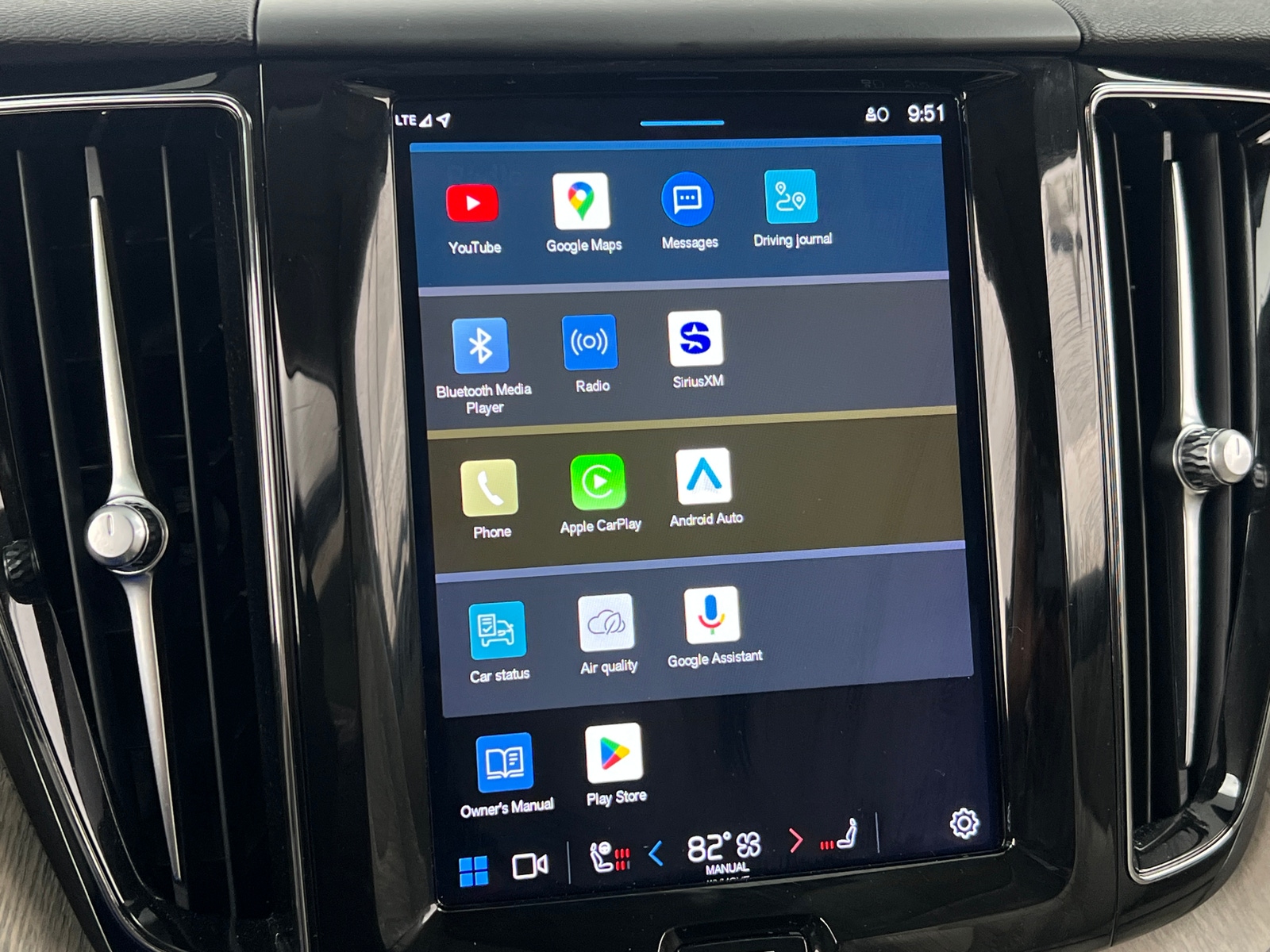 Thumbnail: 2023 Volvo XC60 - 3