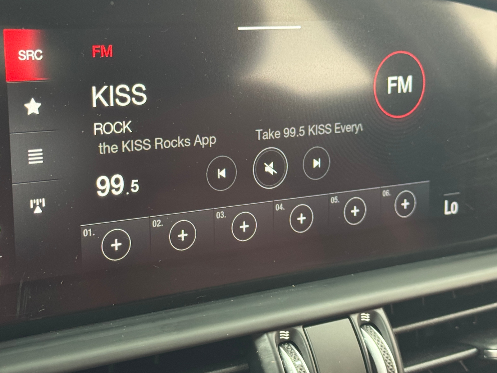 Thumbnail: 2021 Alfa Romeo Giulia - 3