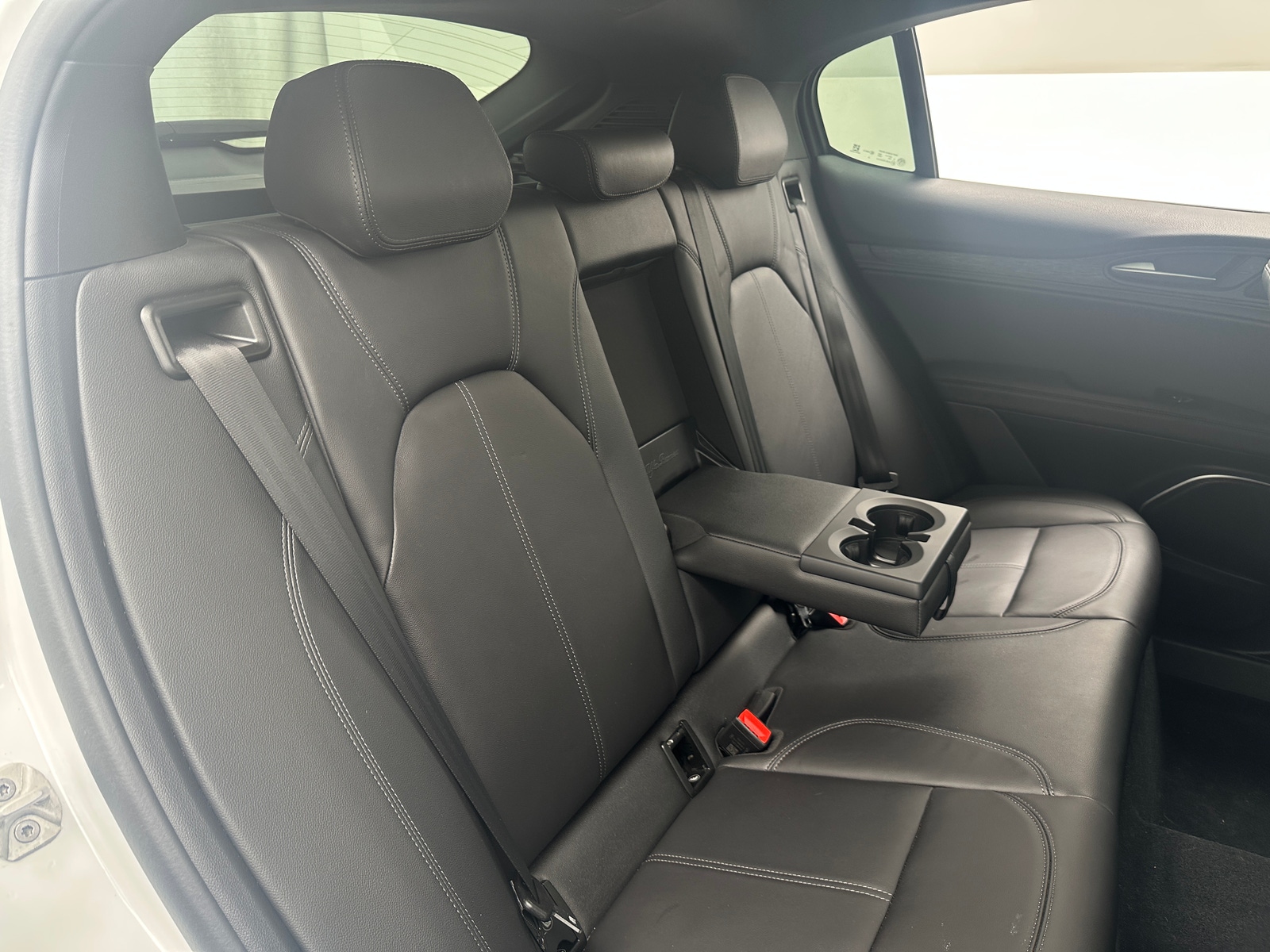 Thumbnail: 2022 Alfa Romeo Stelvio - 5