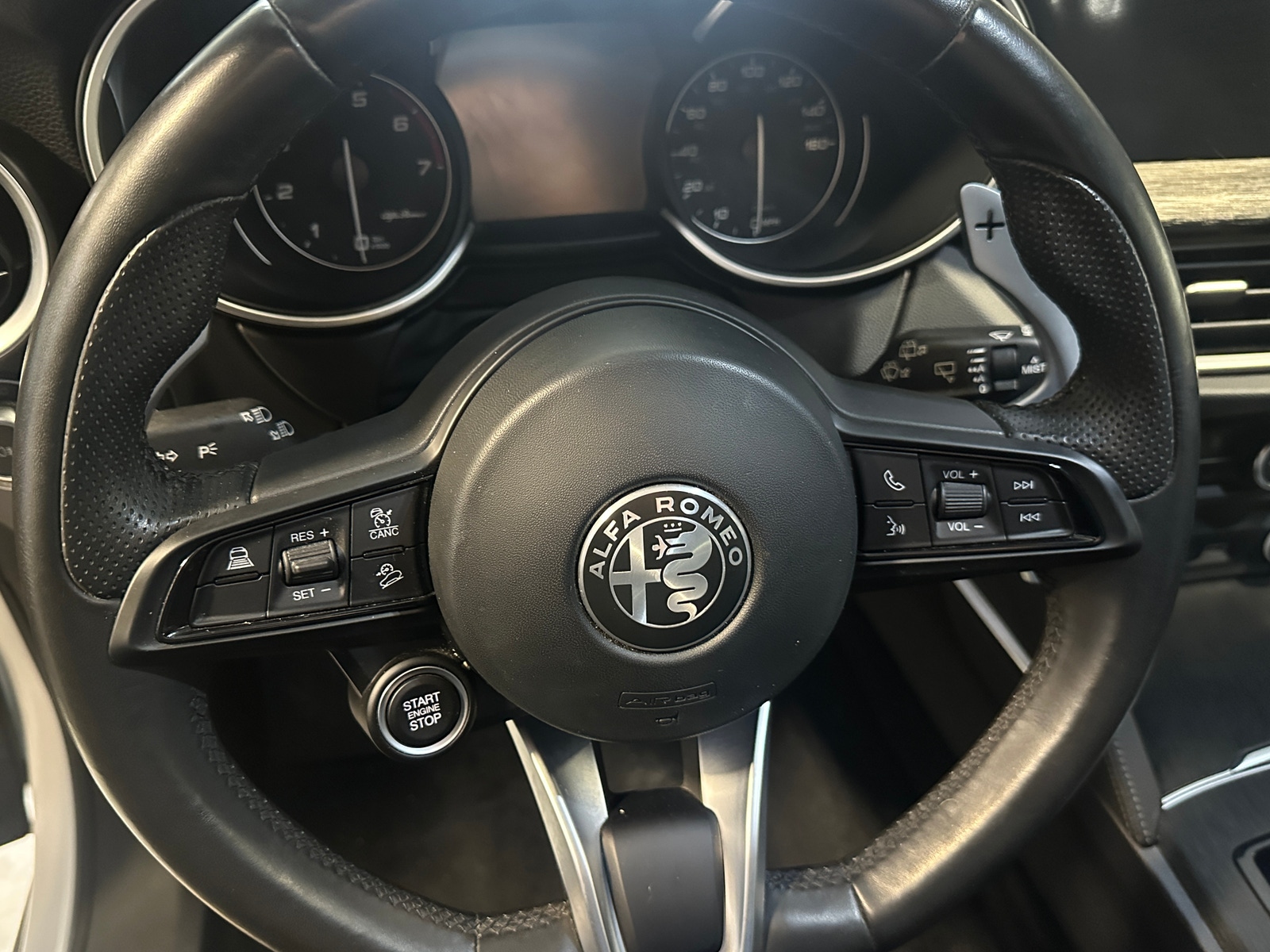 Thumbnail: 2022 Alfa Romeo Stelvio - 4