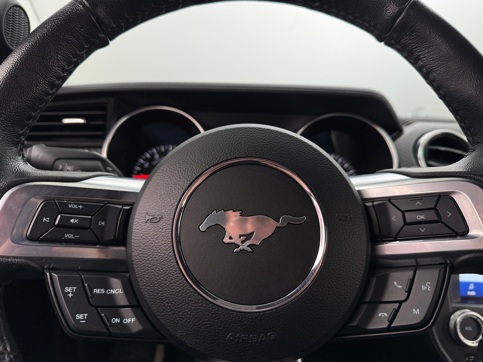 Thumbnail: 2022 Ford Mustang - 4