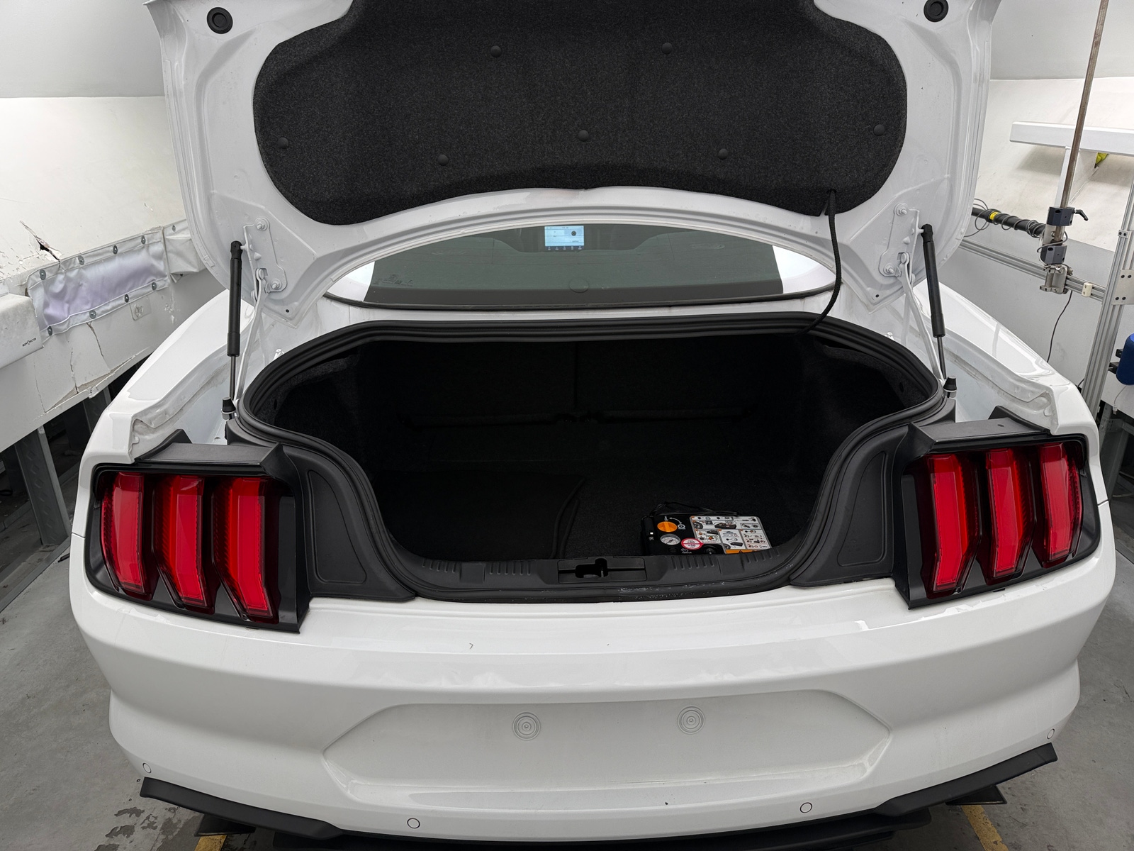 Thumbnail: 2022 Ford Mustang - 5