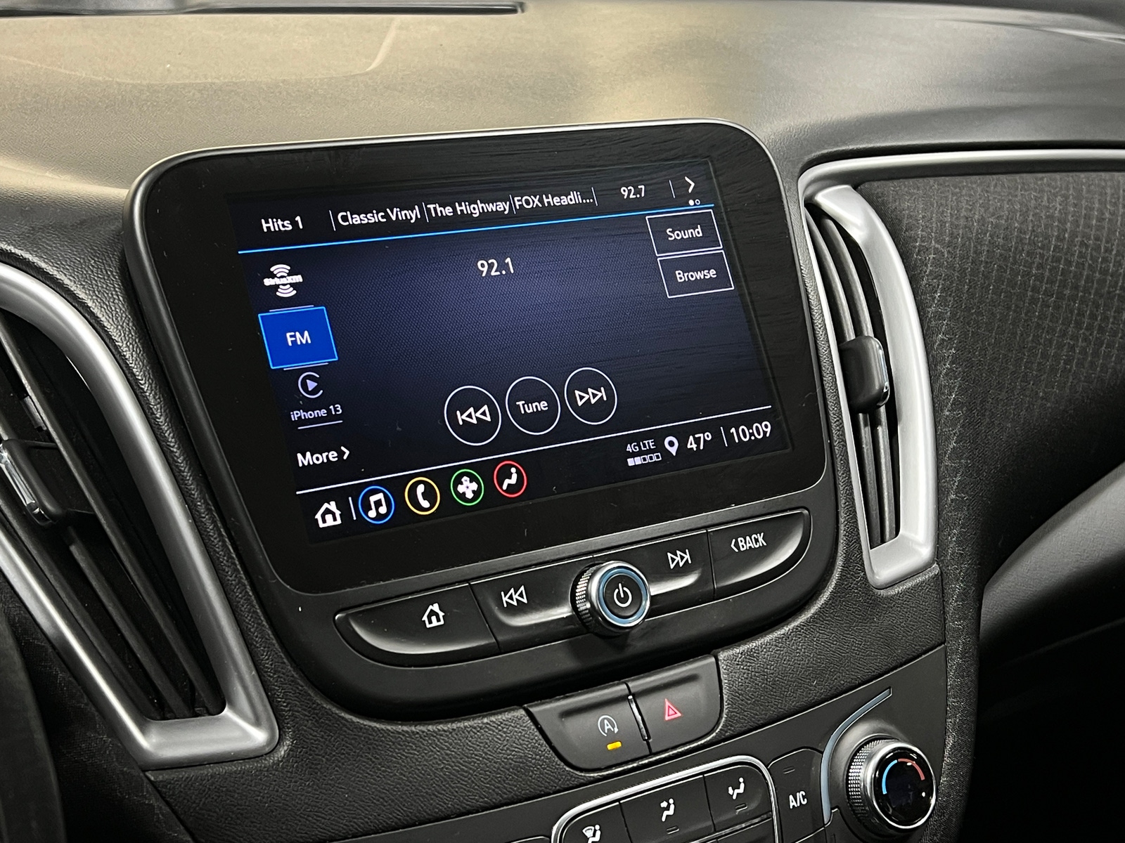 Thumbnail: 2024 Chevrolet Malibu - 4