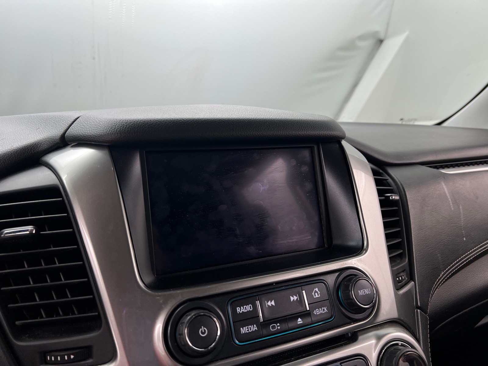 Thumbnail: 2018 Chevrolet Suburban - 3