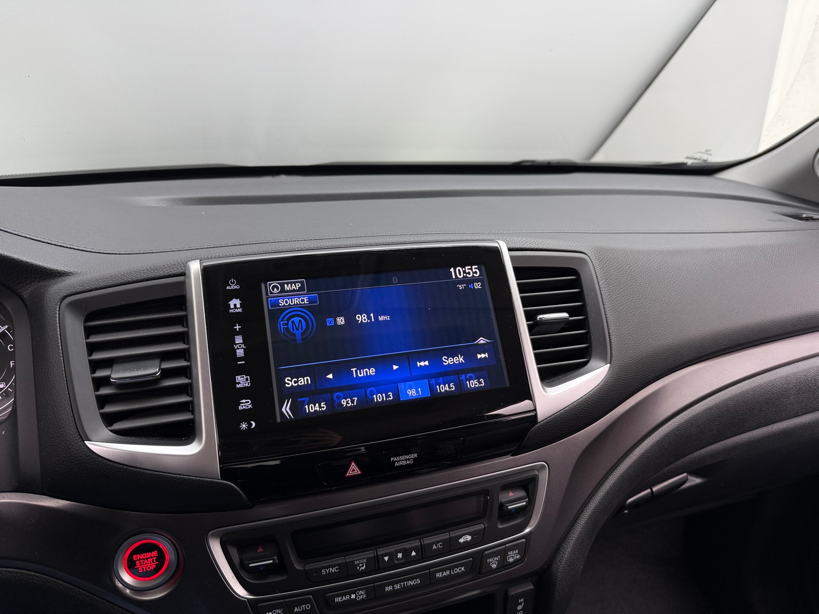 Thumbnail: 2017 Honda Pilot - 3