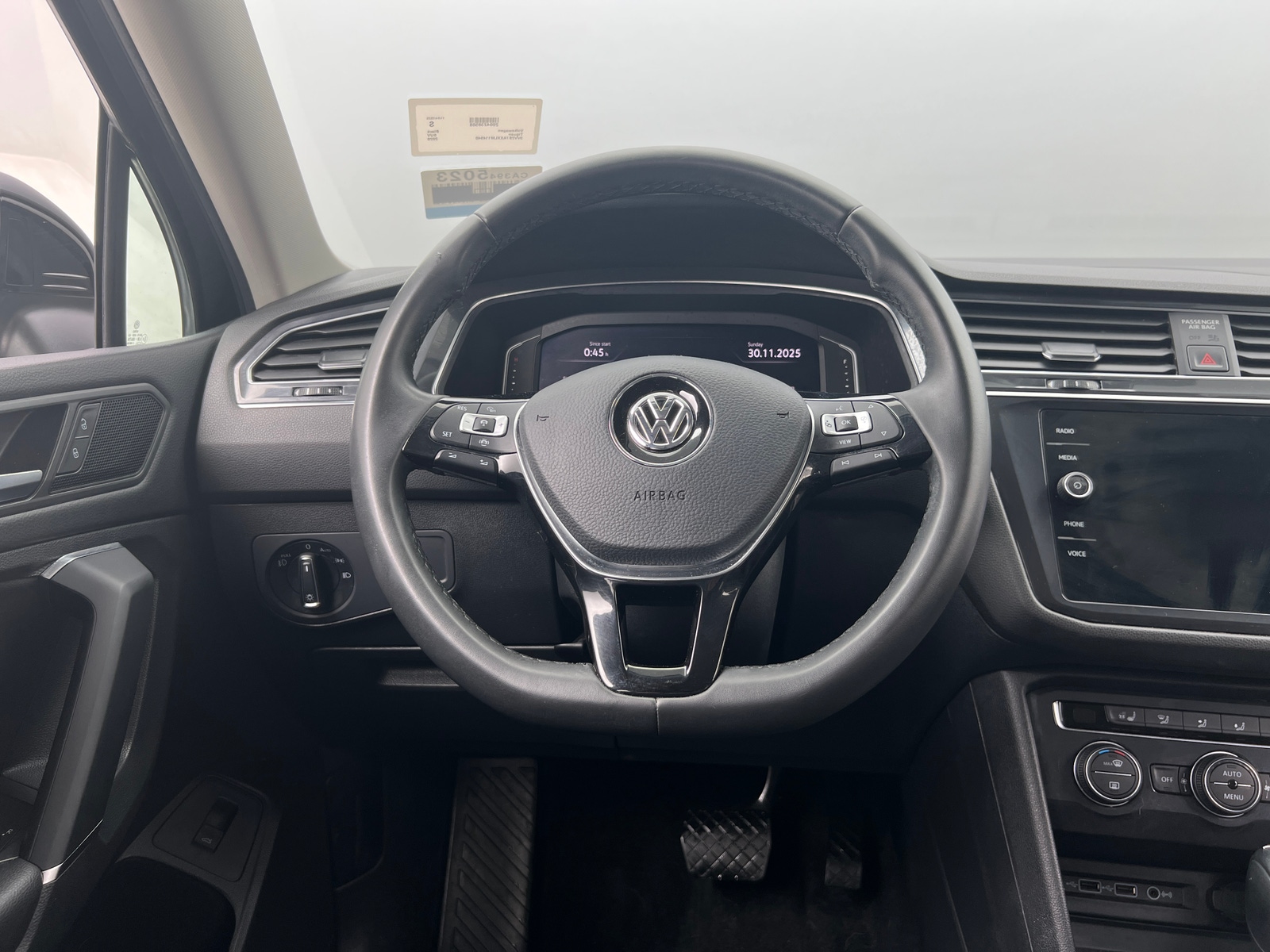 Thumbnail: 2020 Volkswagen Tiguan - 4