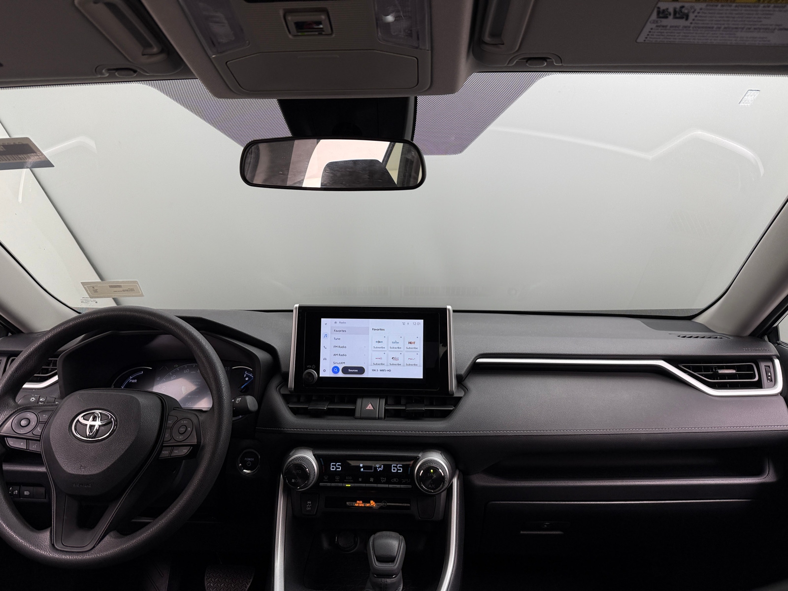 Thumbnail: 2023 Toyota RAV4 - 3