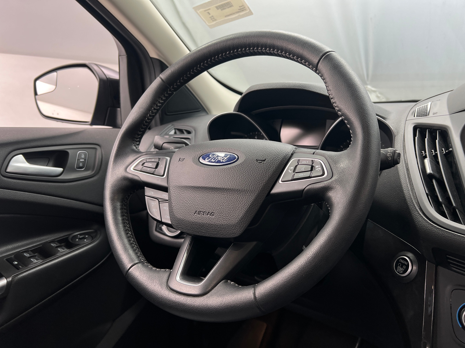 Thumbnail: 2019 Ford Escape - 4